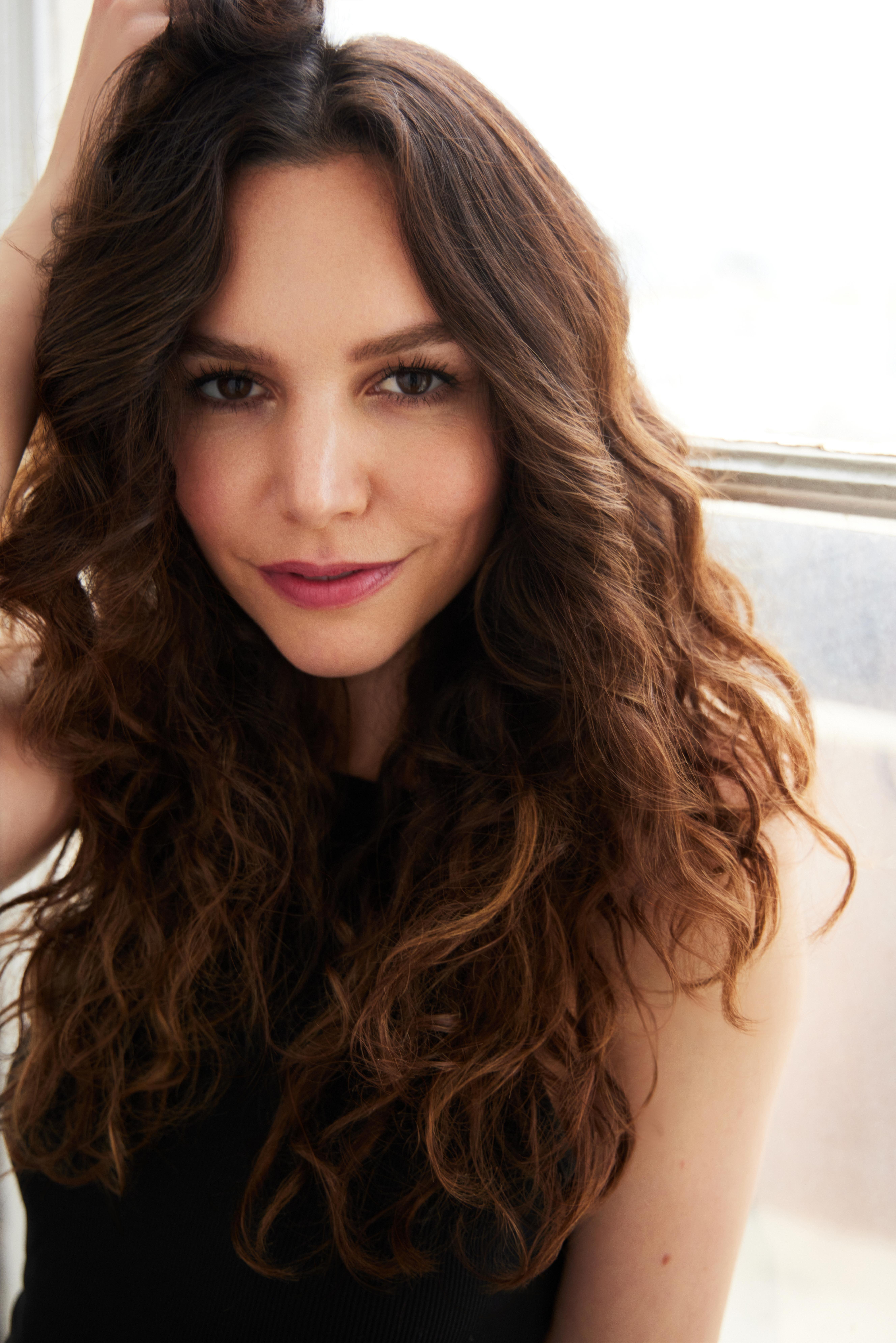 actor Jenn Kirk large photo