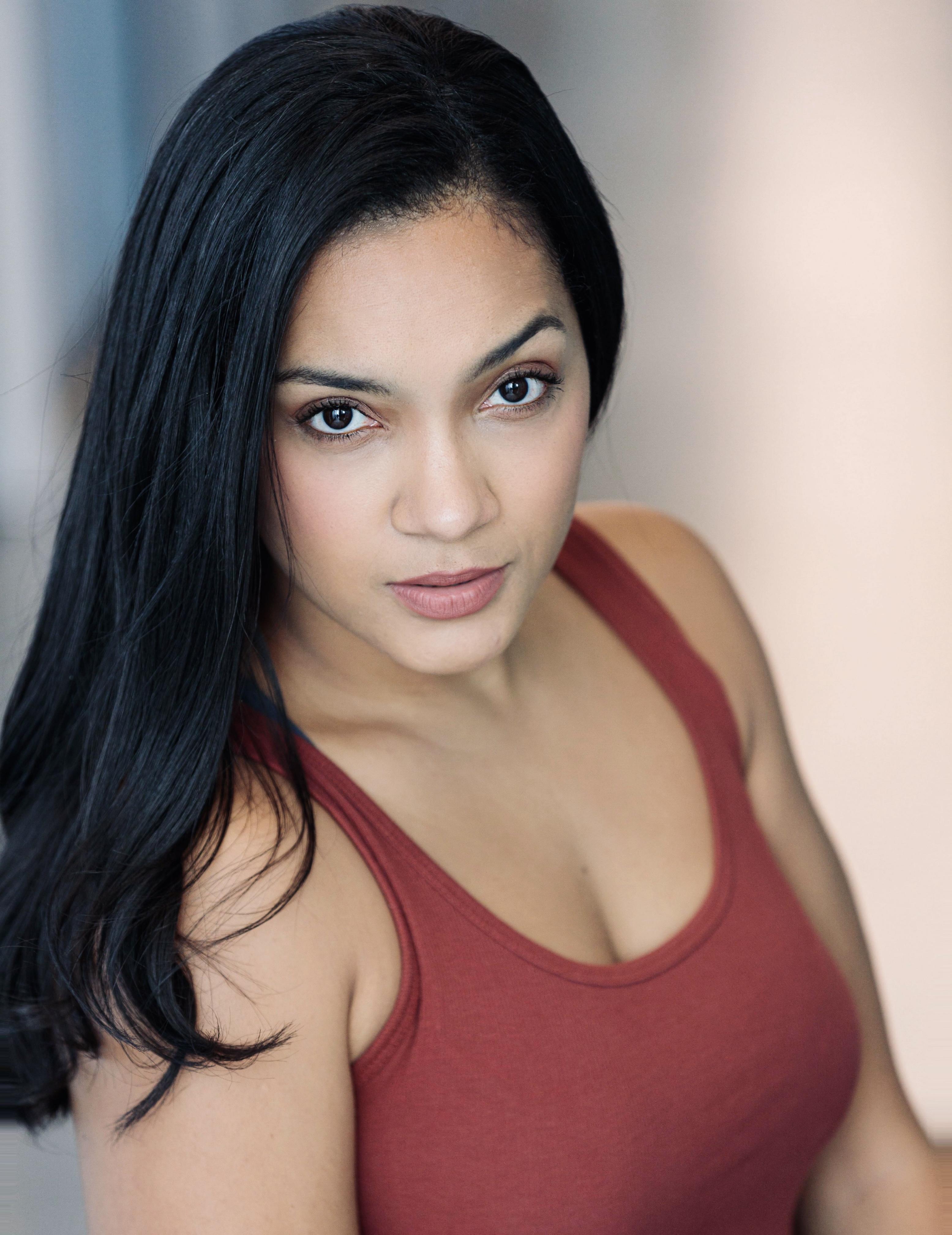 actor Angie Castillo large photo