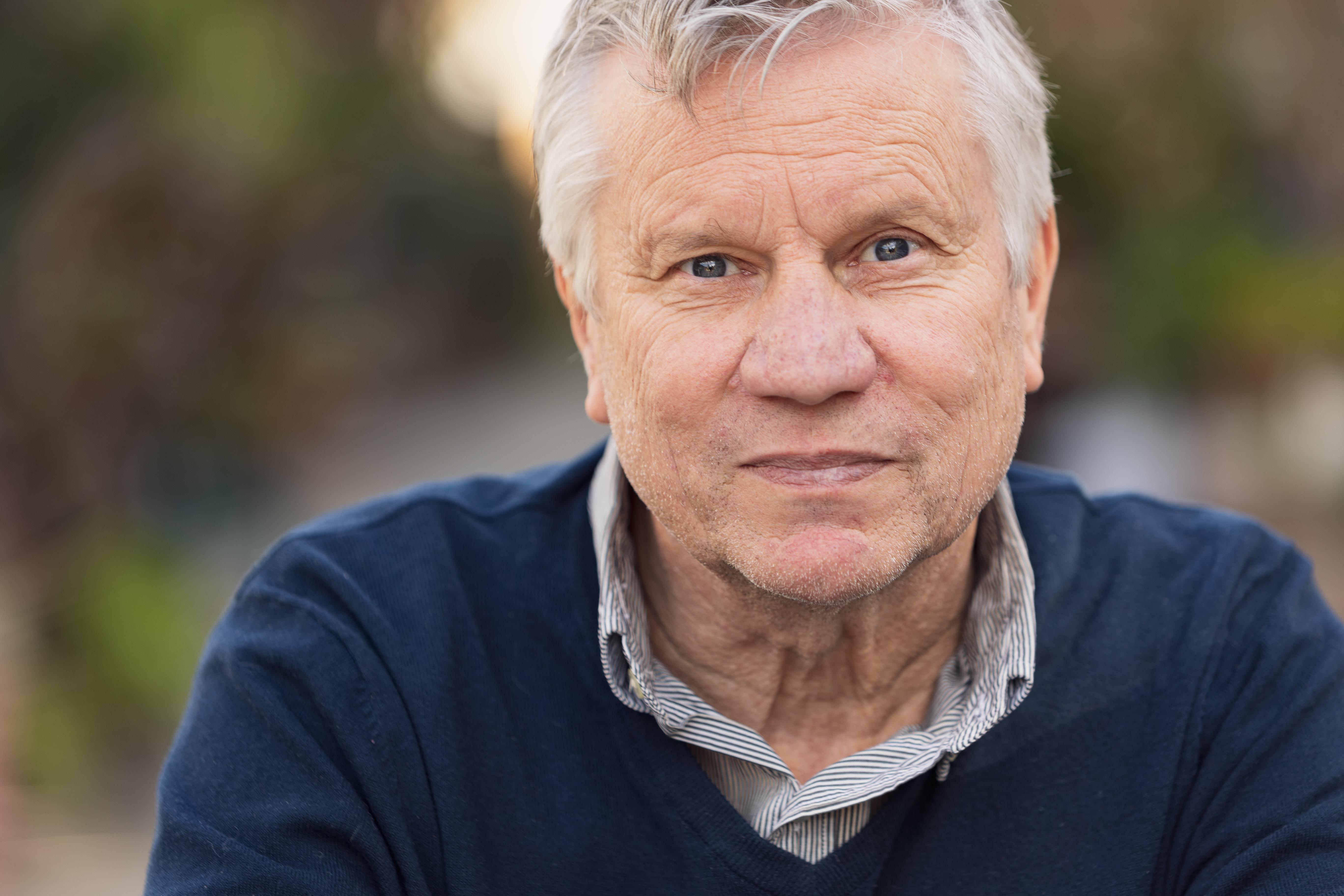 actor Dougald Park large photo