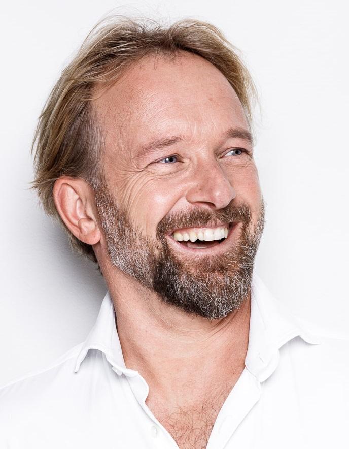 actor Richard de Maaré large photo