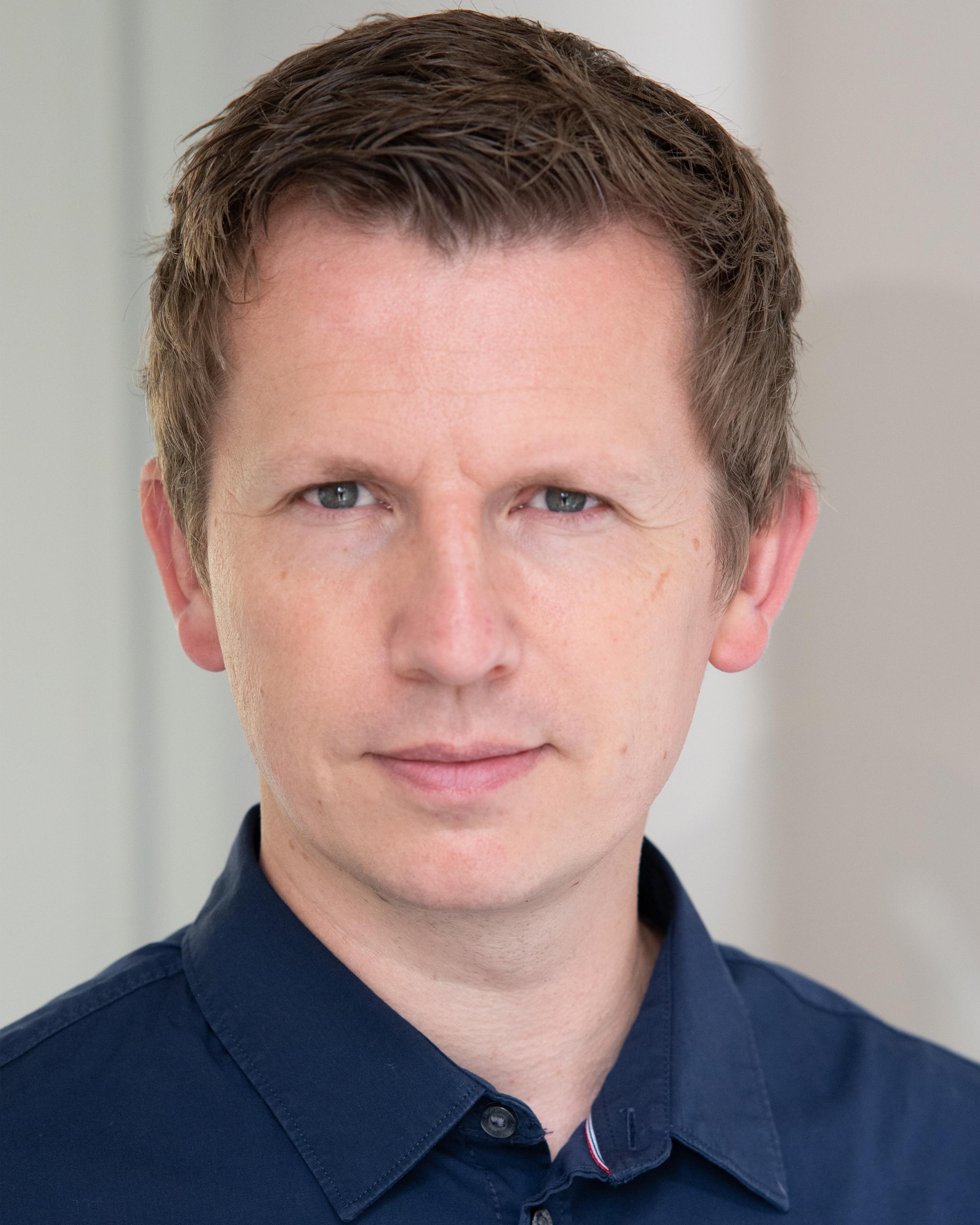 actor Tim Ost large photo