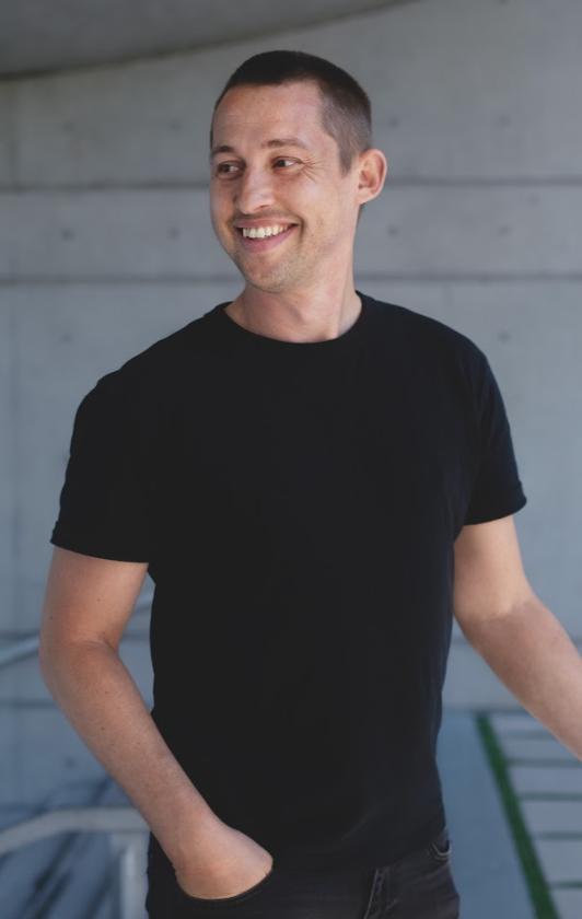 actor Martin Glegg large photo