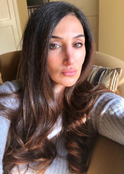 actor Jennifer Gibgot large photo