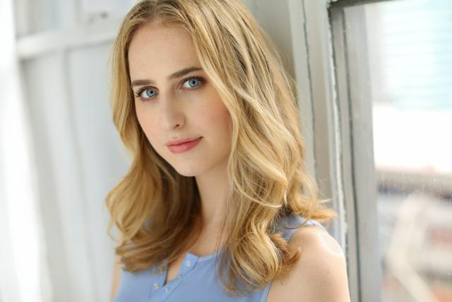 actor Amy Soraghan large photo