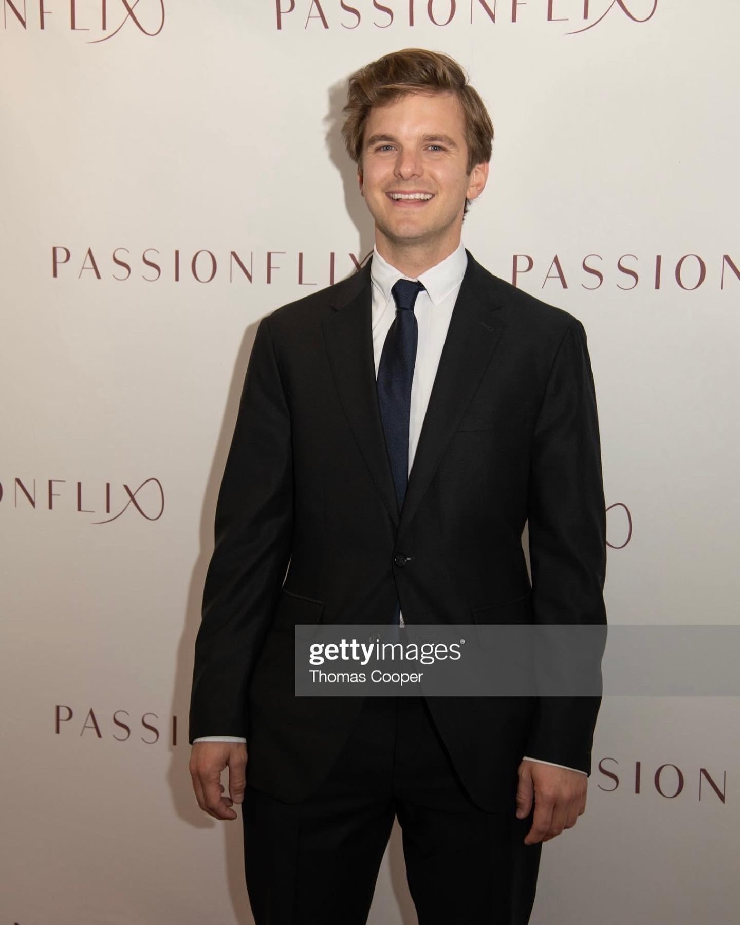 actor James Knight large photo