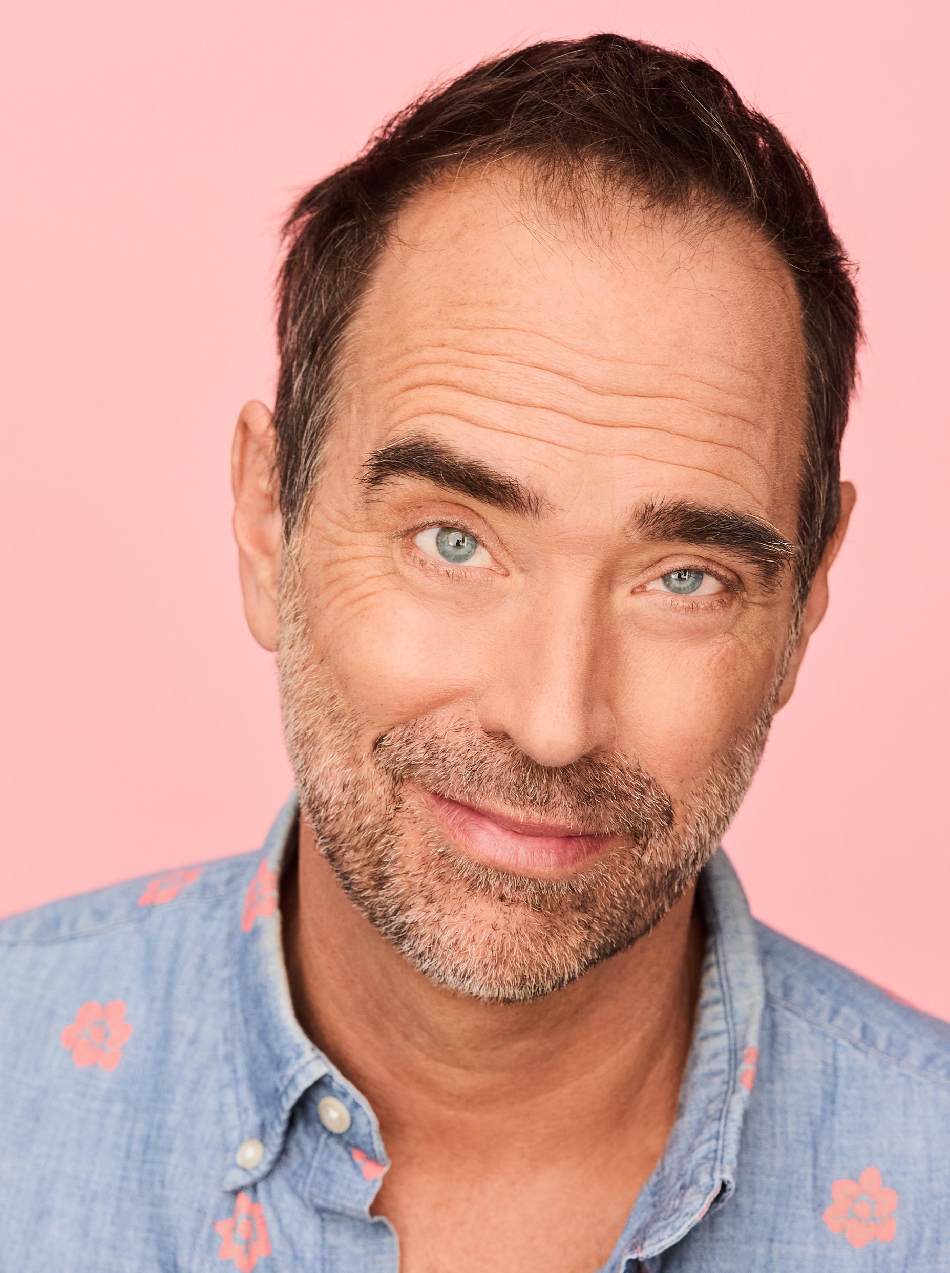 actor Mike Romo large photo