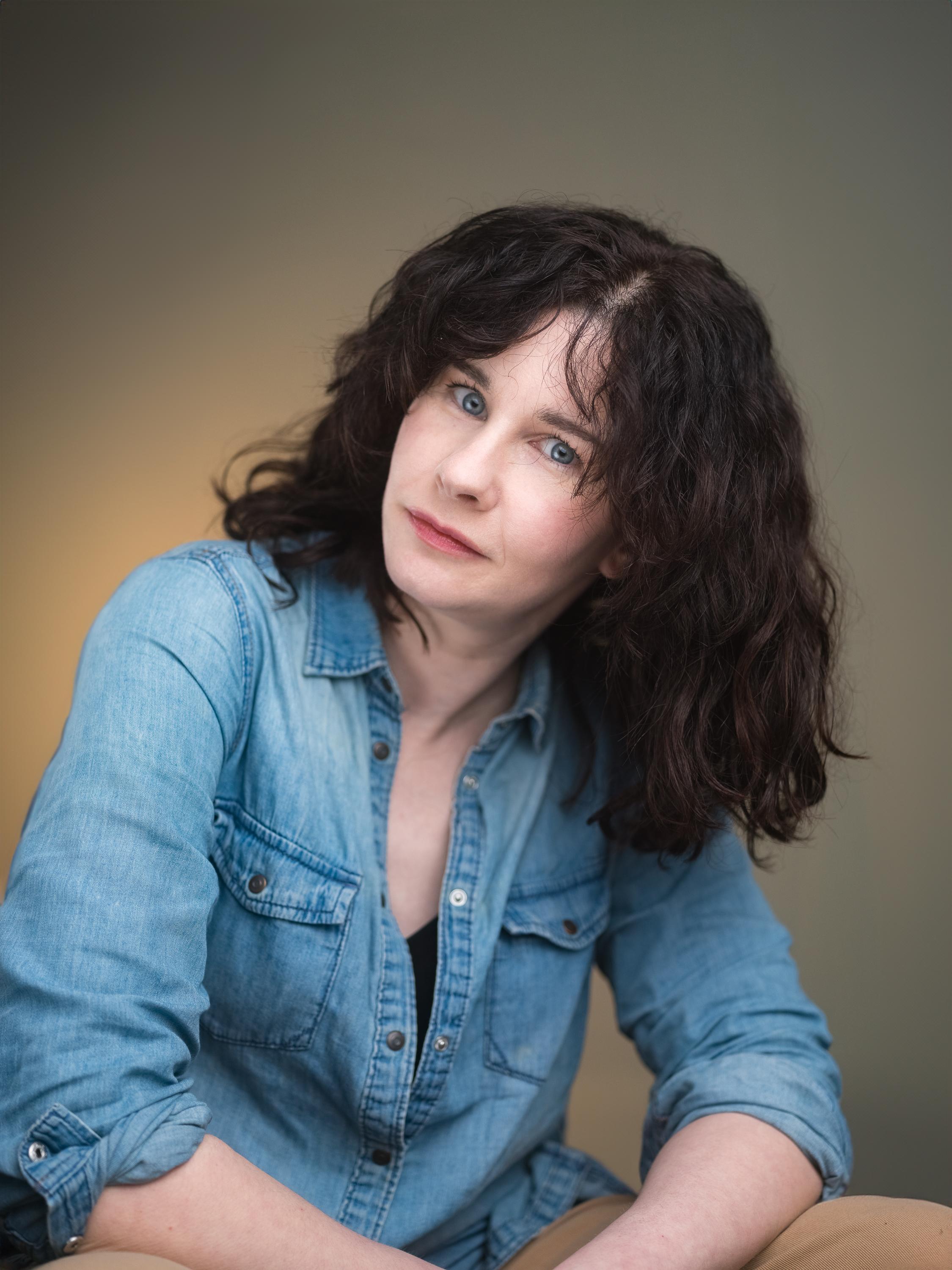 actor Áine Ní Laoghaire large photo