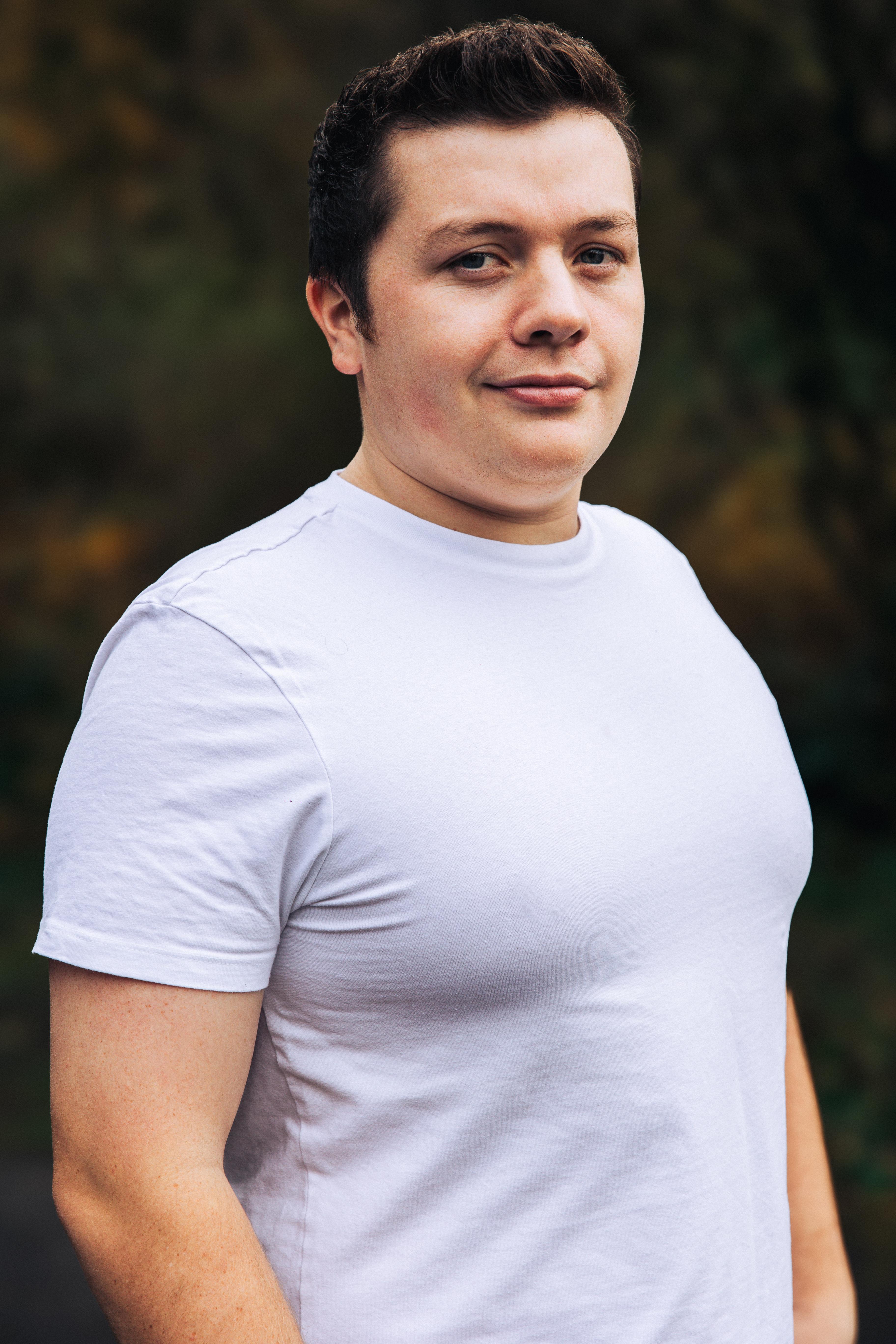 actor Mitchell James Ronald large photo