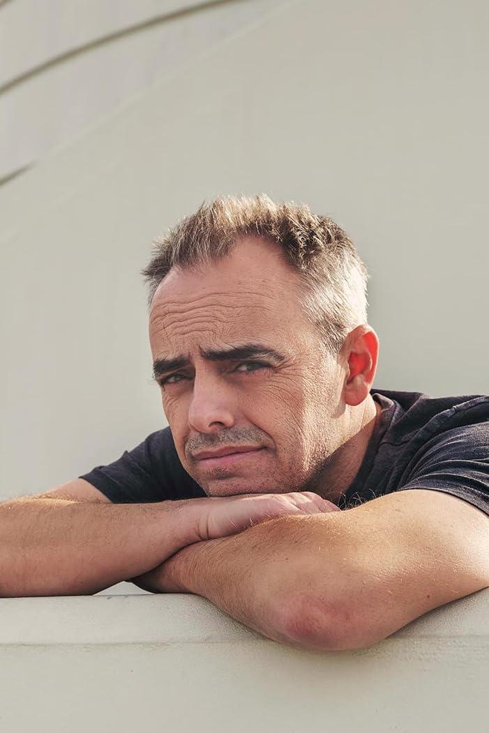 actor Joel Souza large photo