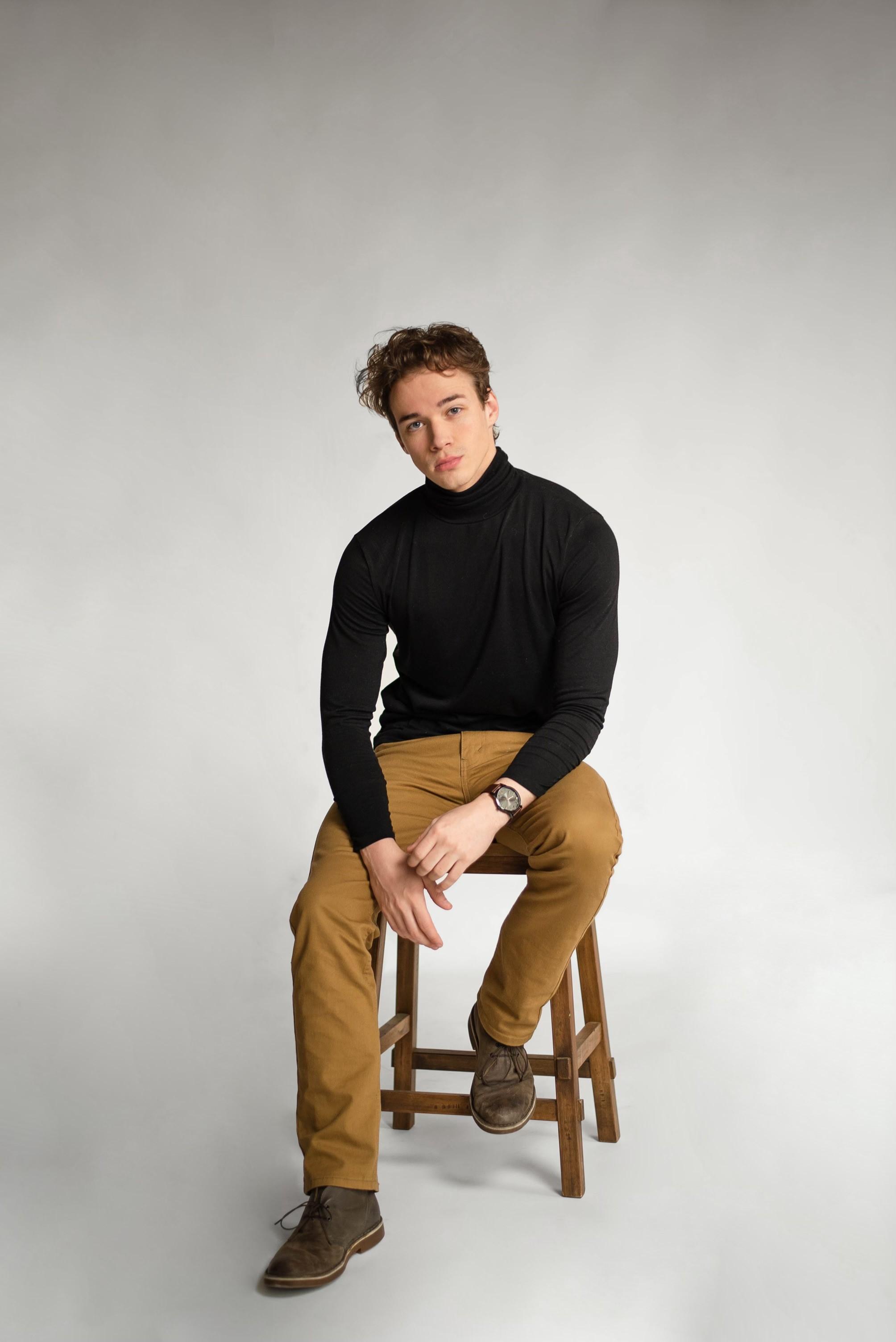 actor Aaron M Nixon large photo