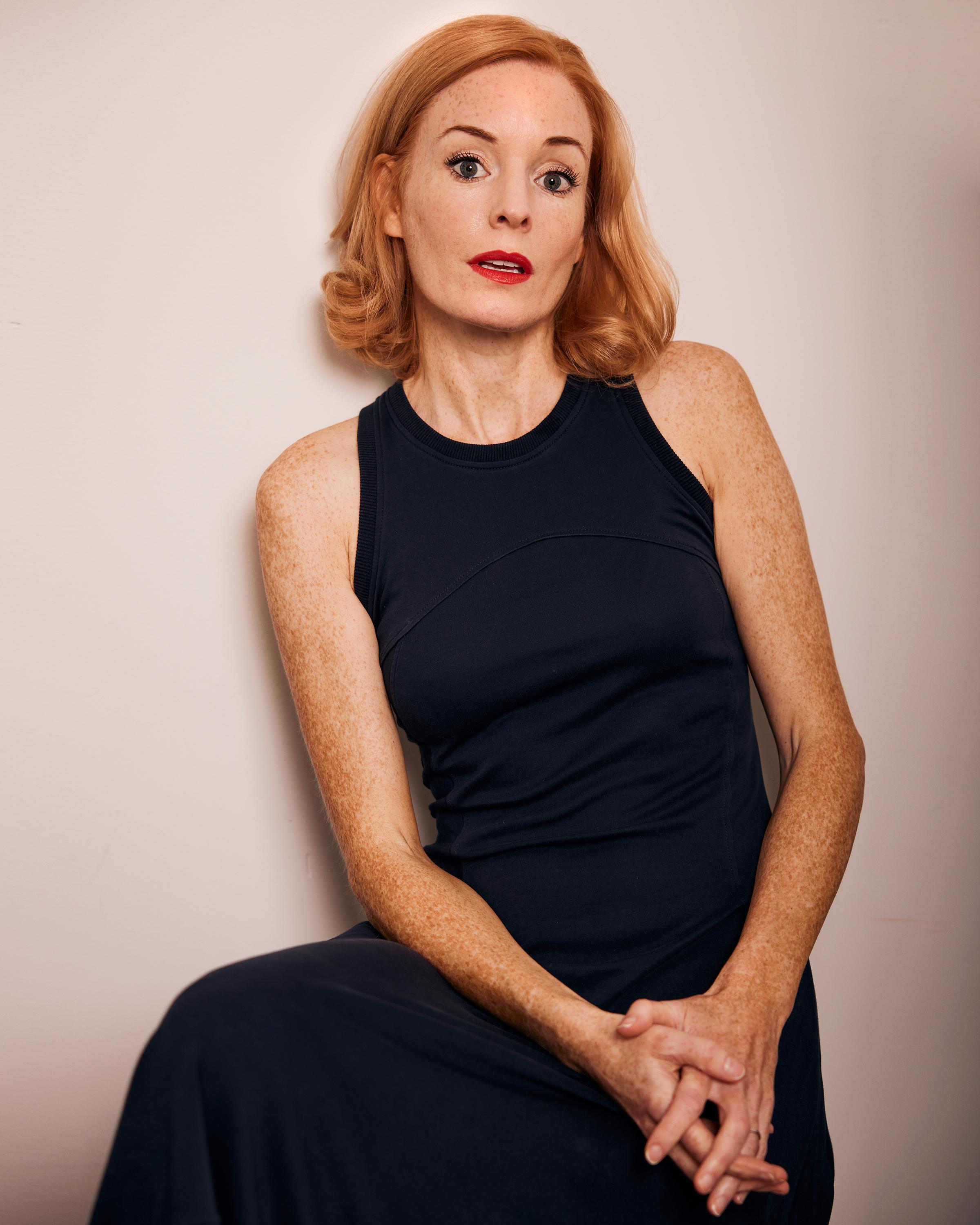 actor Ruth Gibson large photo