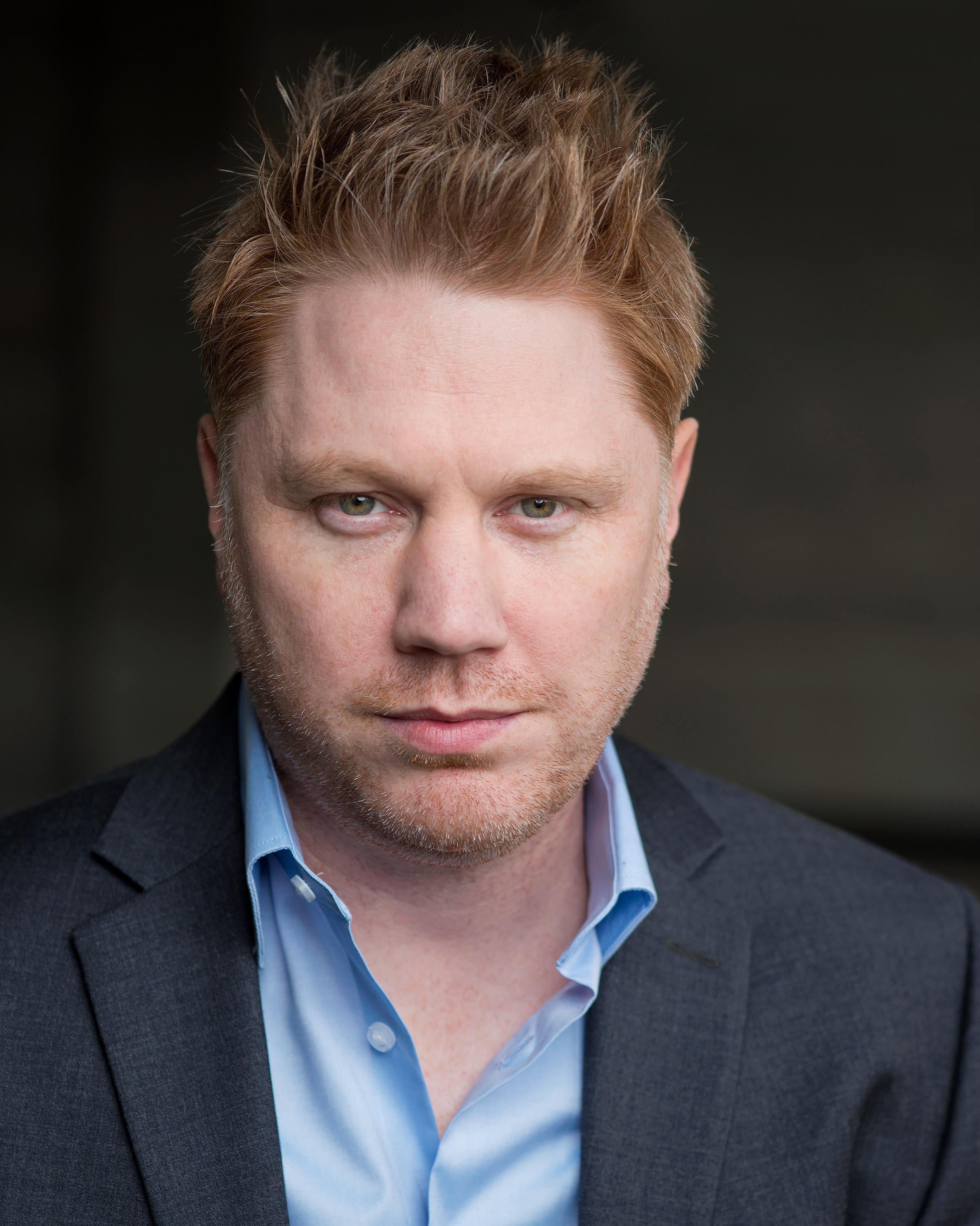 actor Mike Ennis large photo