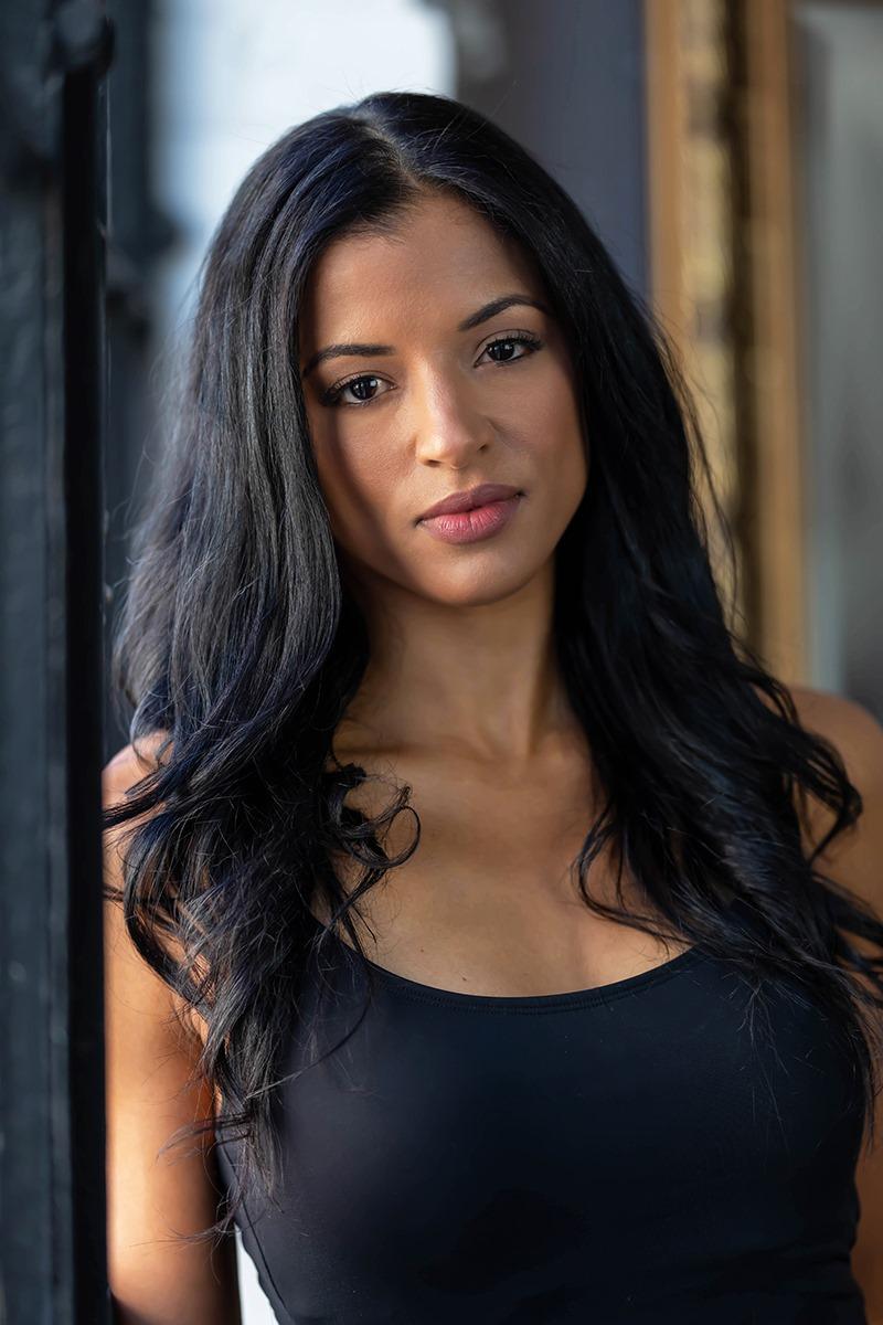 actor Anais Almonte large photo