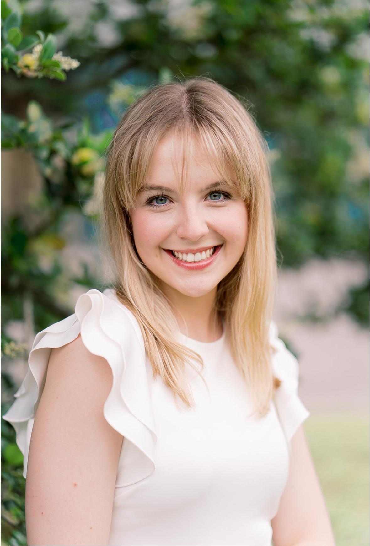 actor Ava Hellstern large photo