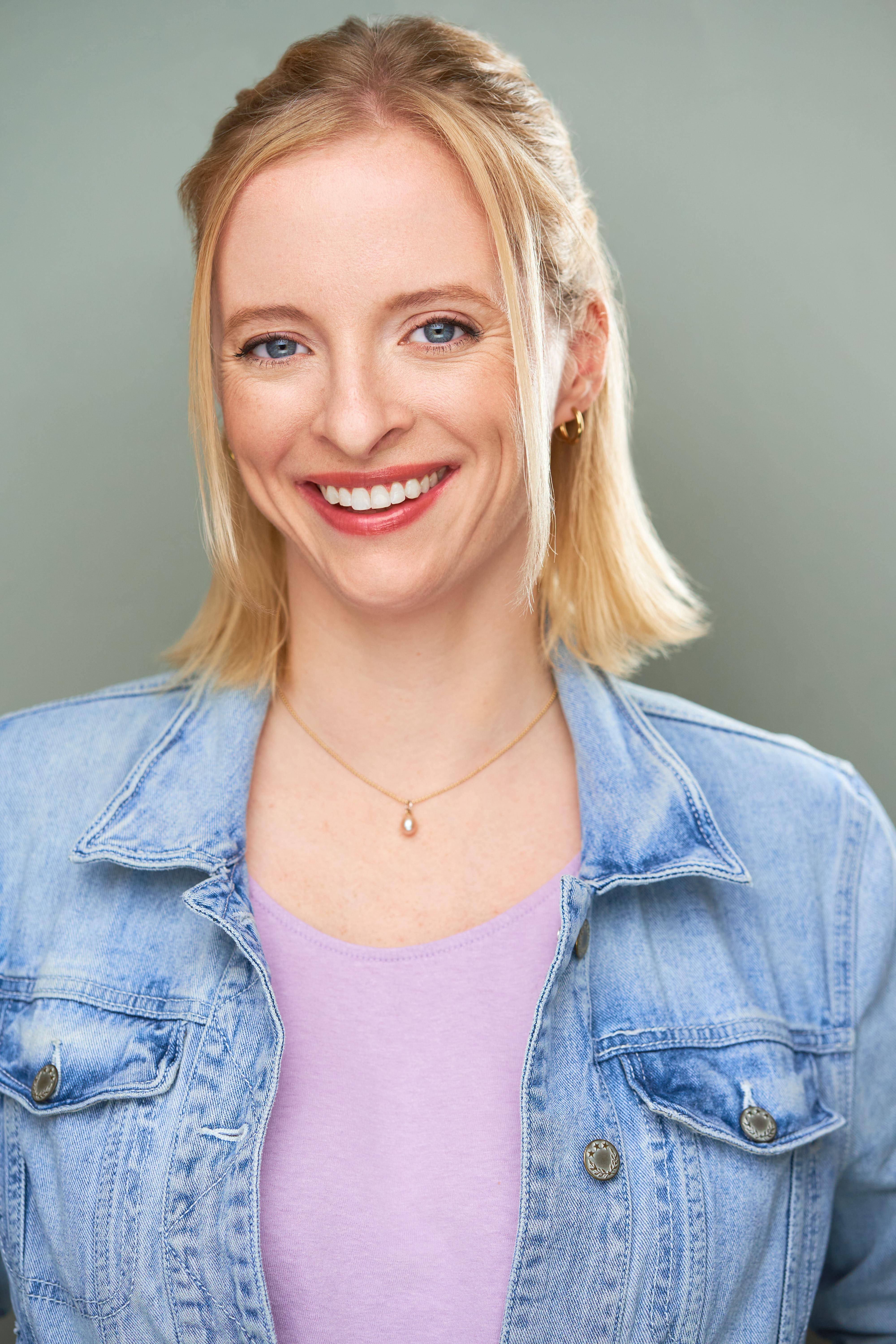 actor Emily Blake Anderson large photo