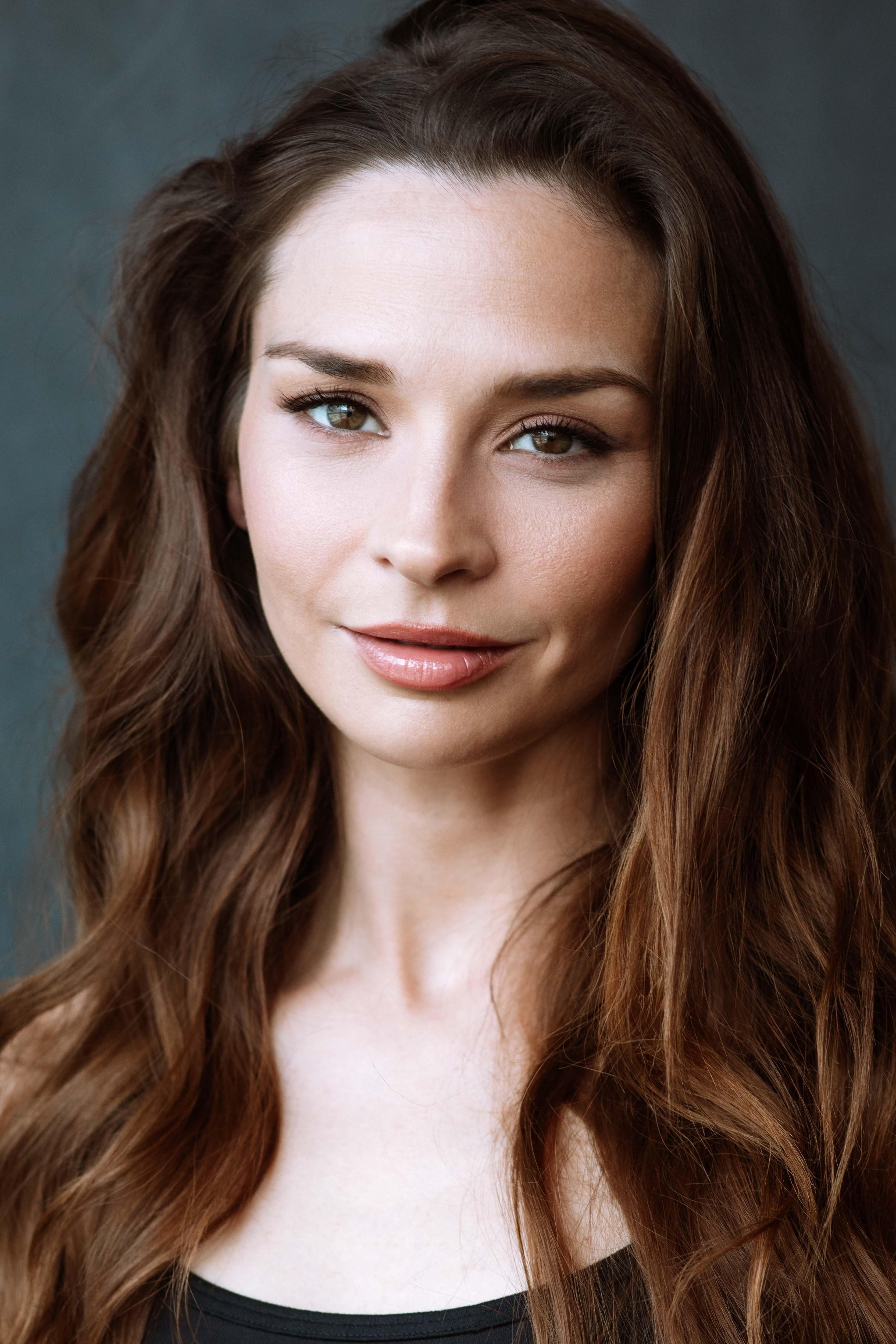 actor Ariel Gerard large photo