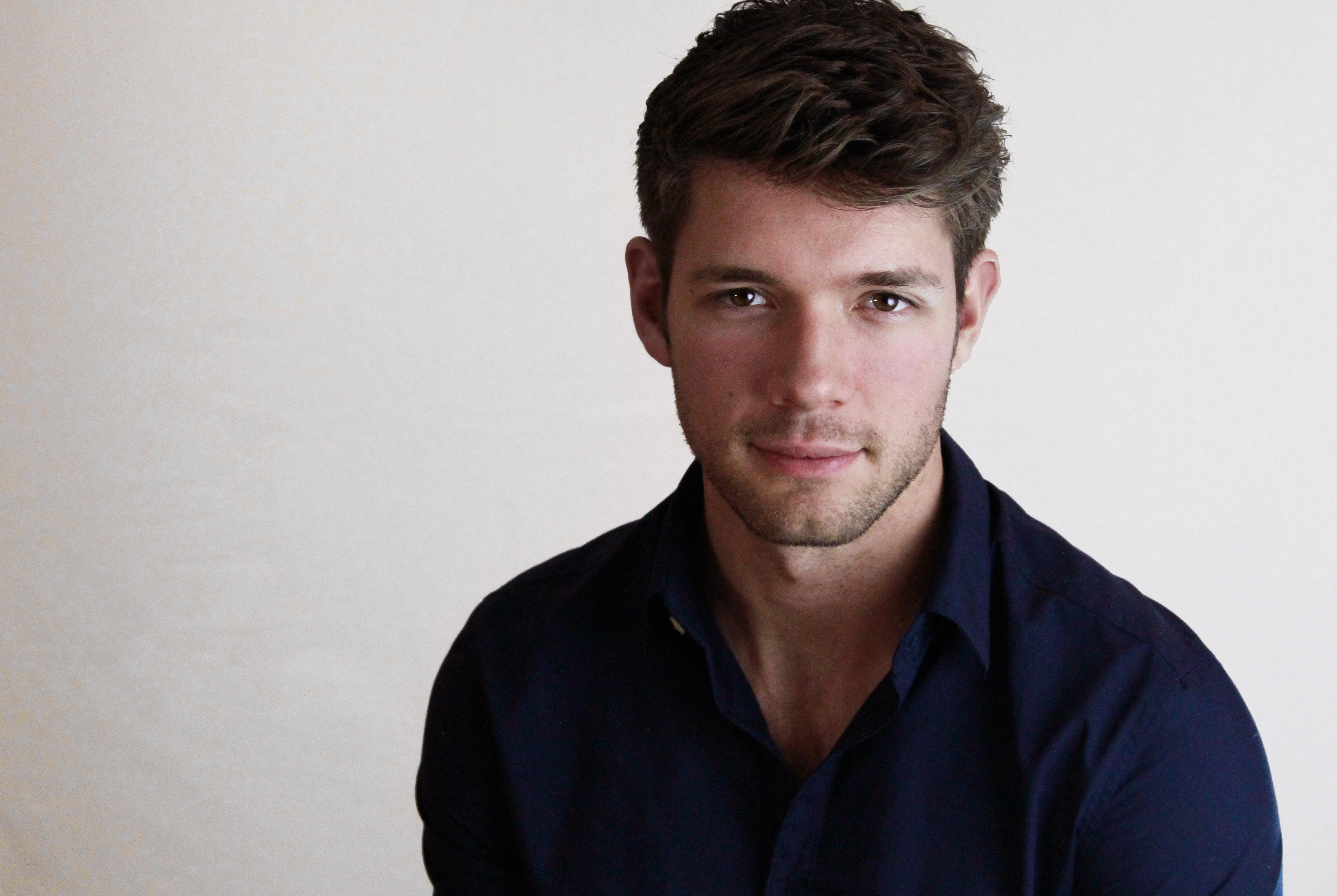 actor Tristan Rewald large photo