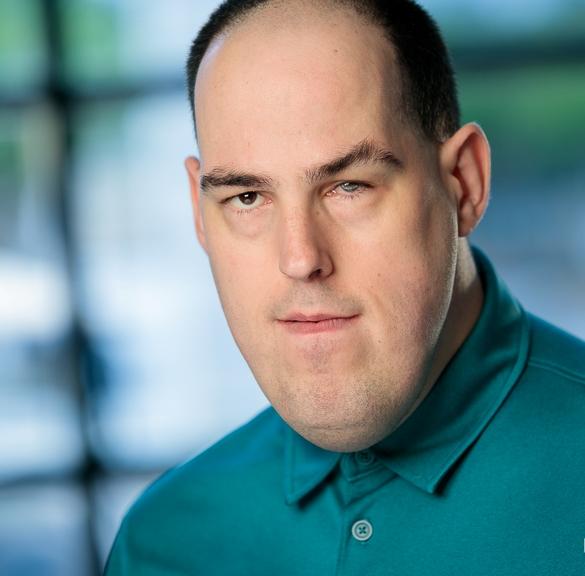 actor Luke Davis large photo