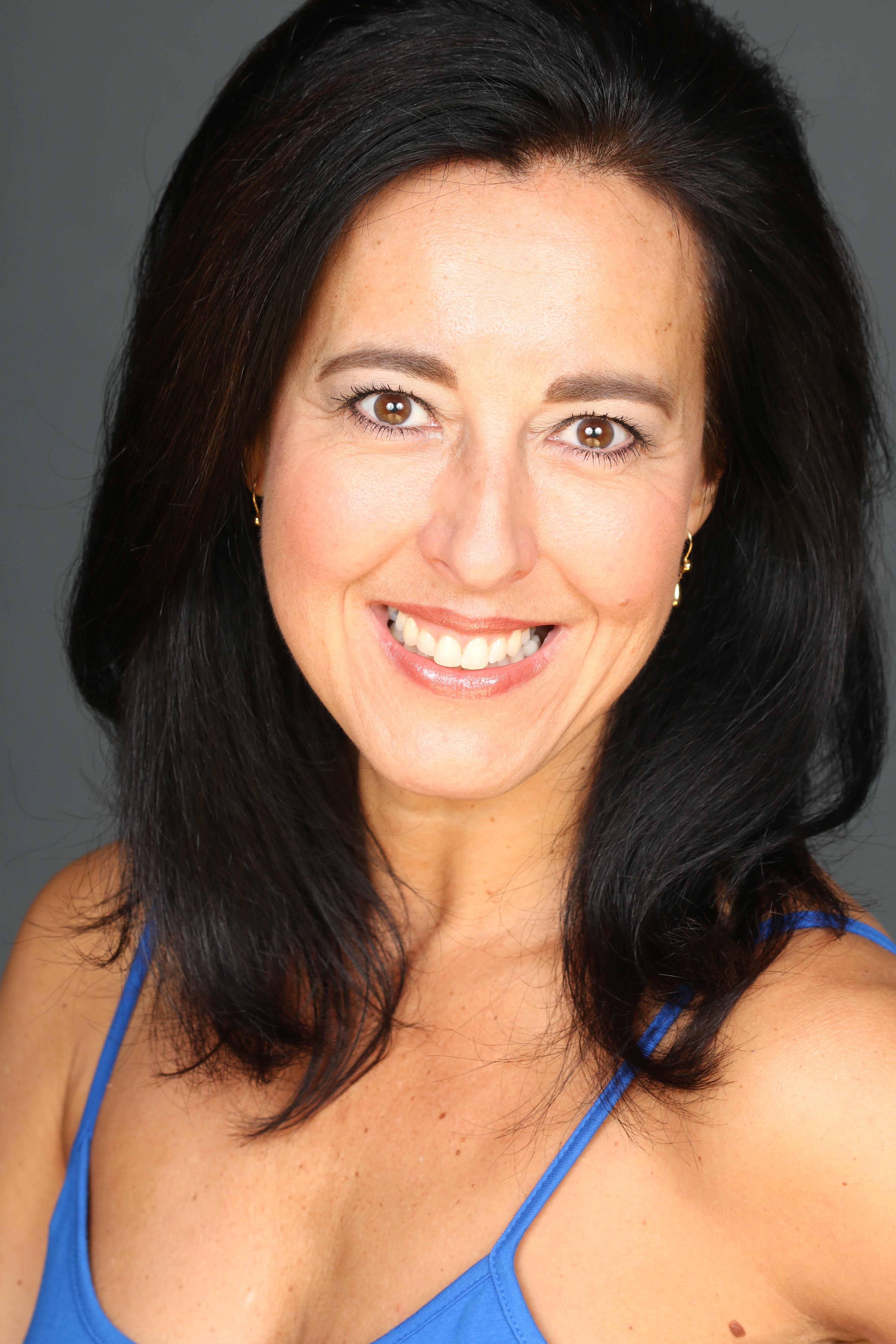 actor Sonia Debreczeni large photo