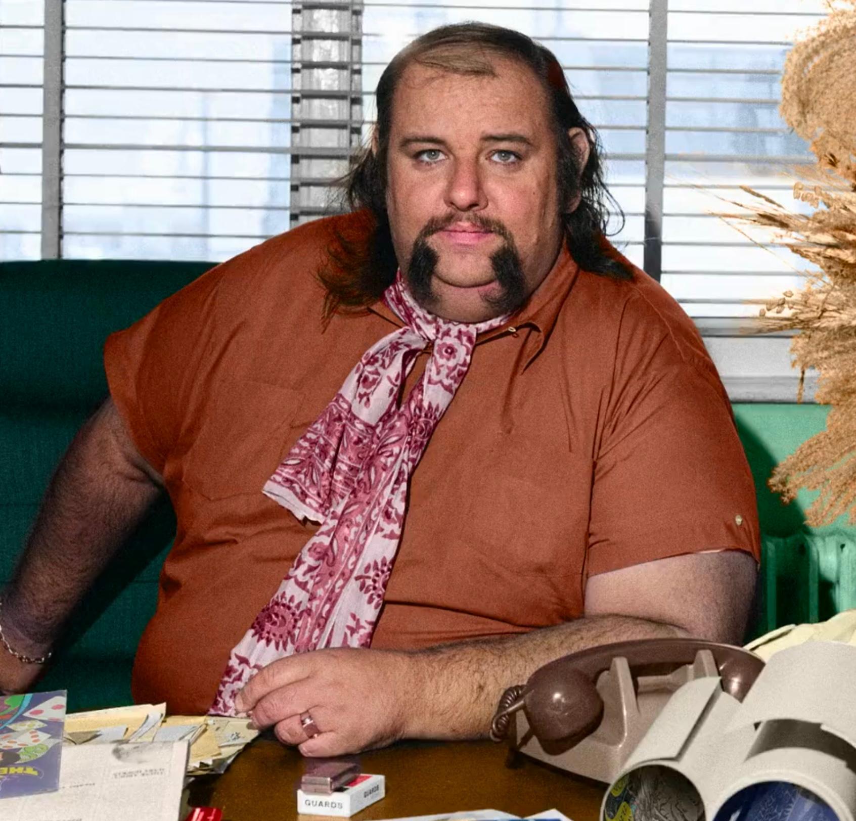 actor Peter Grant large photo