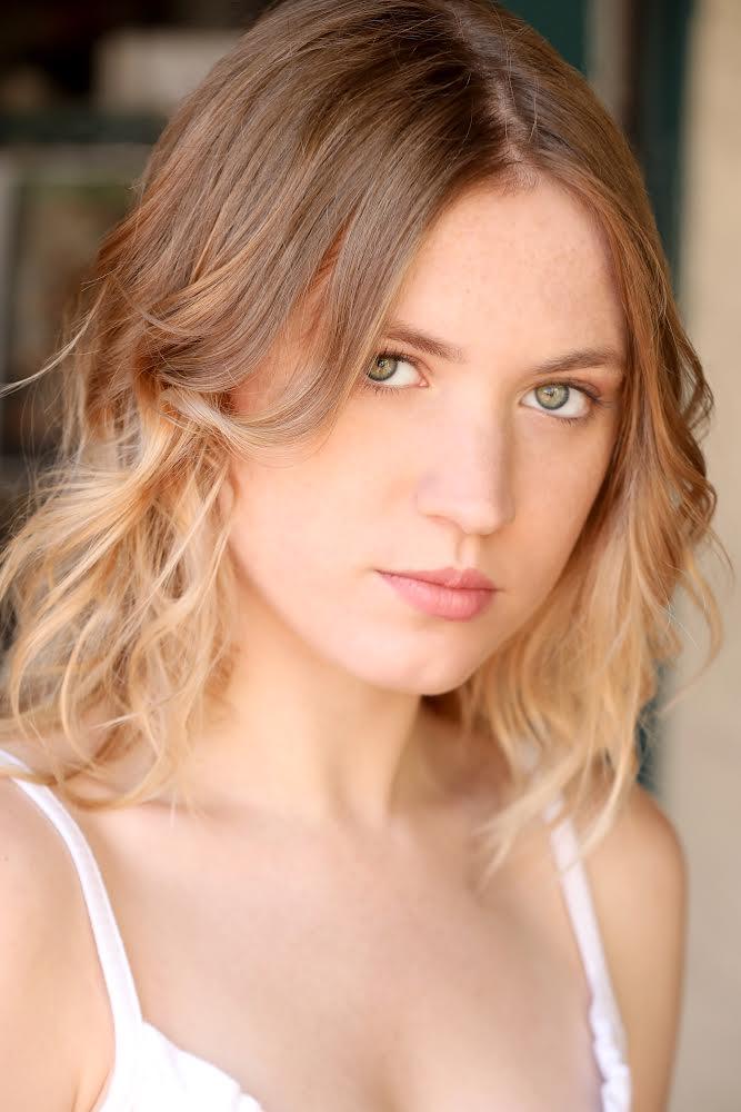 actor Isabel Lysiak large photo