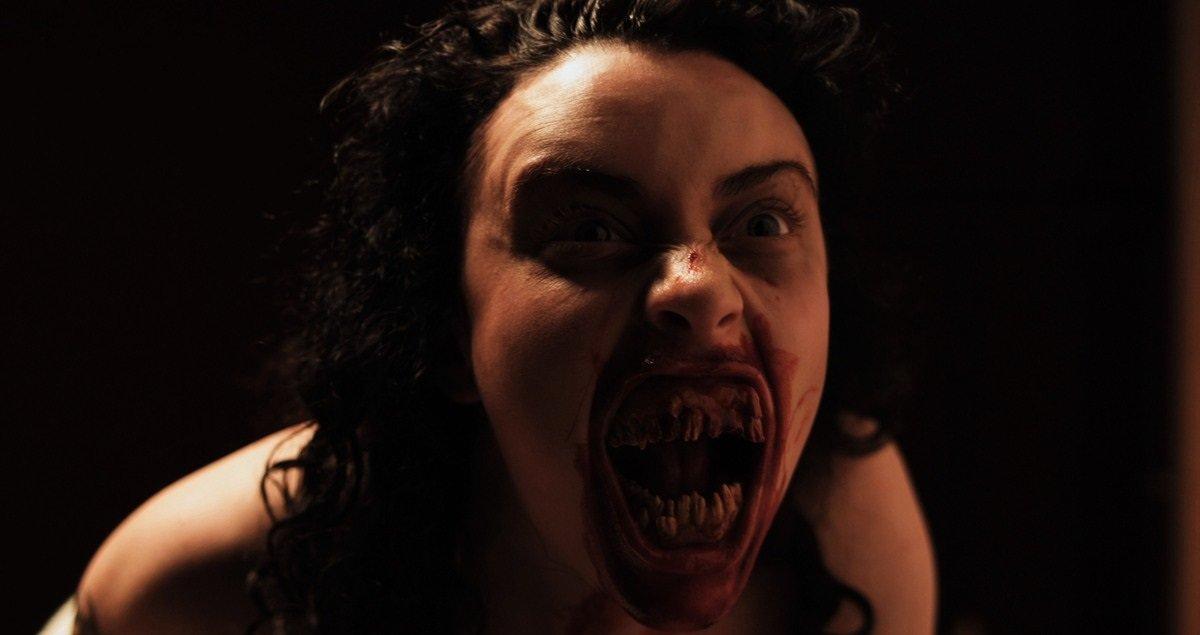 actor Holly Lucas large photo