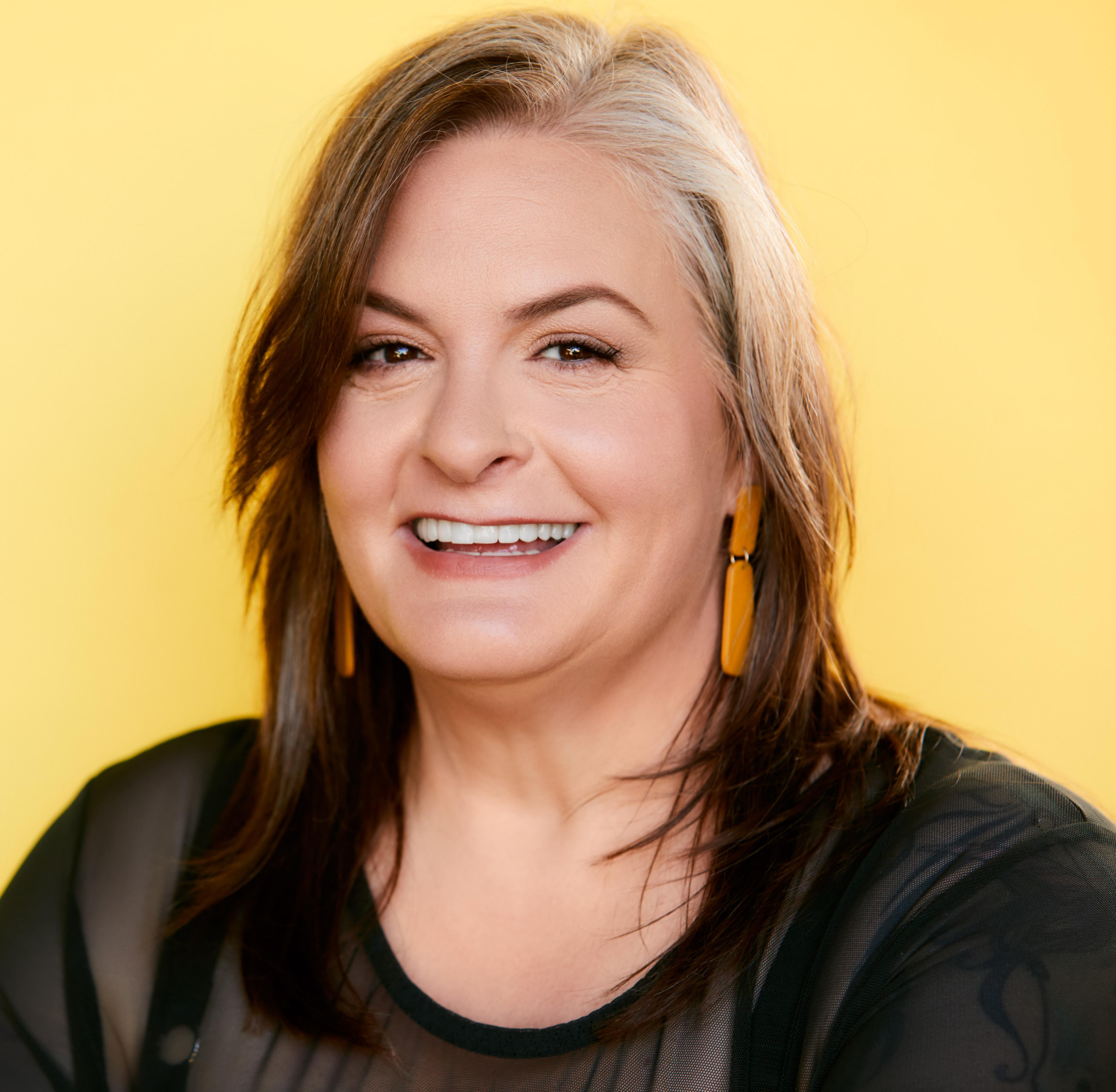 actor Libbie Higgins large photo