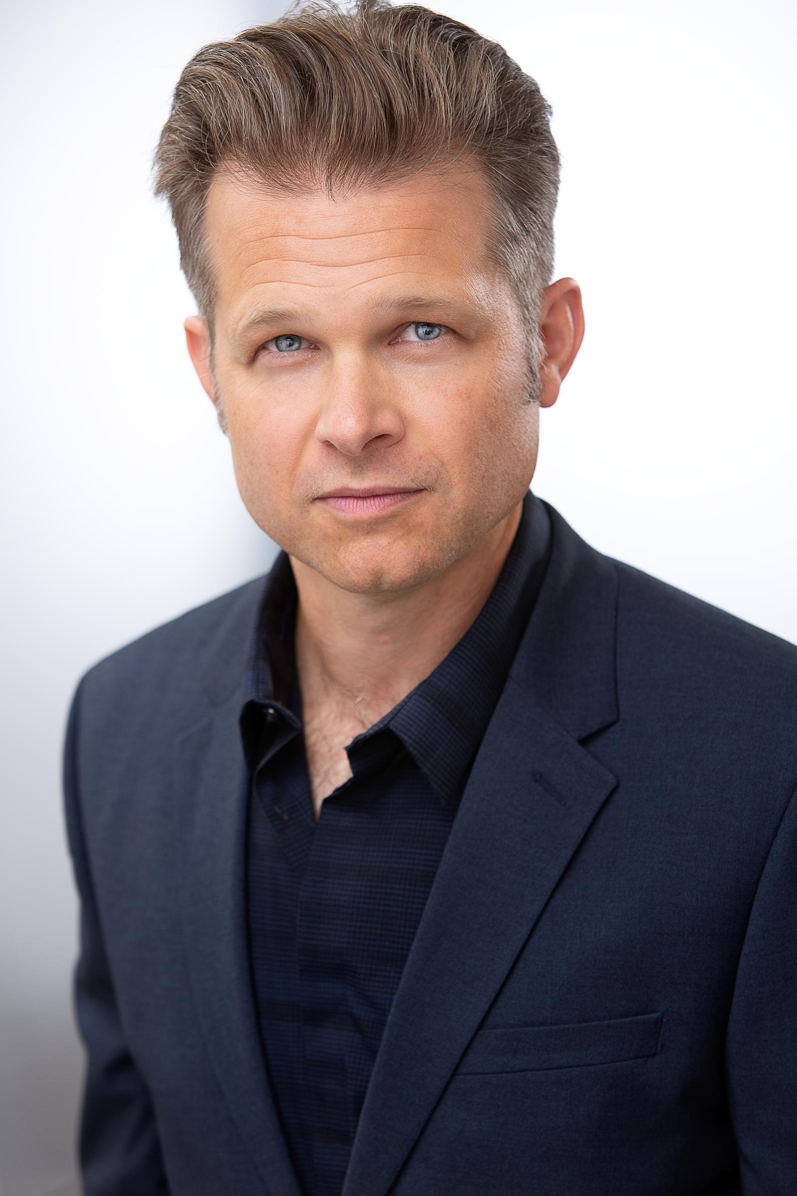 actor Adam Noble large photo