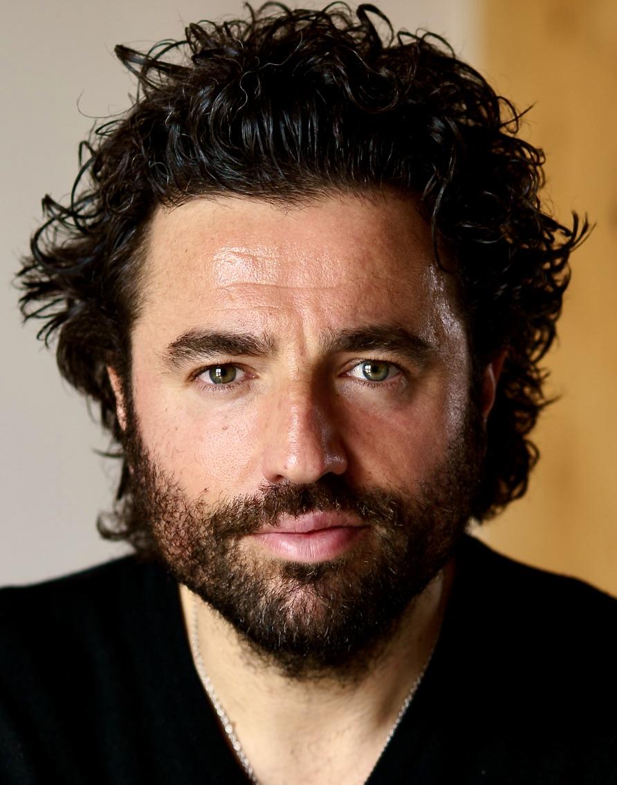 actor Luca Riemma large photo