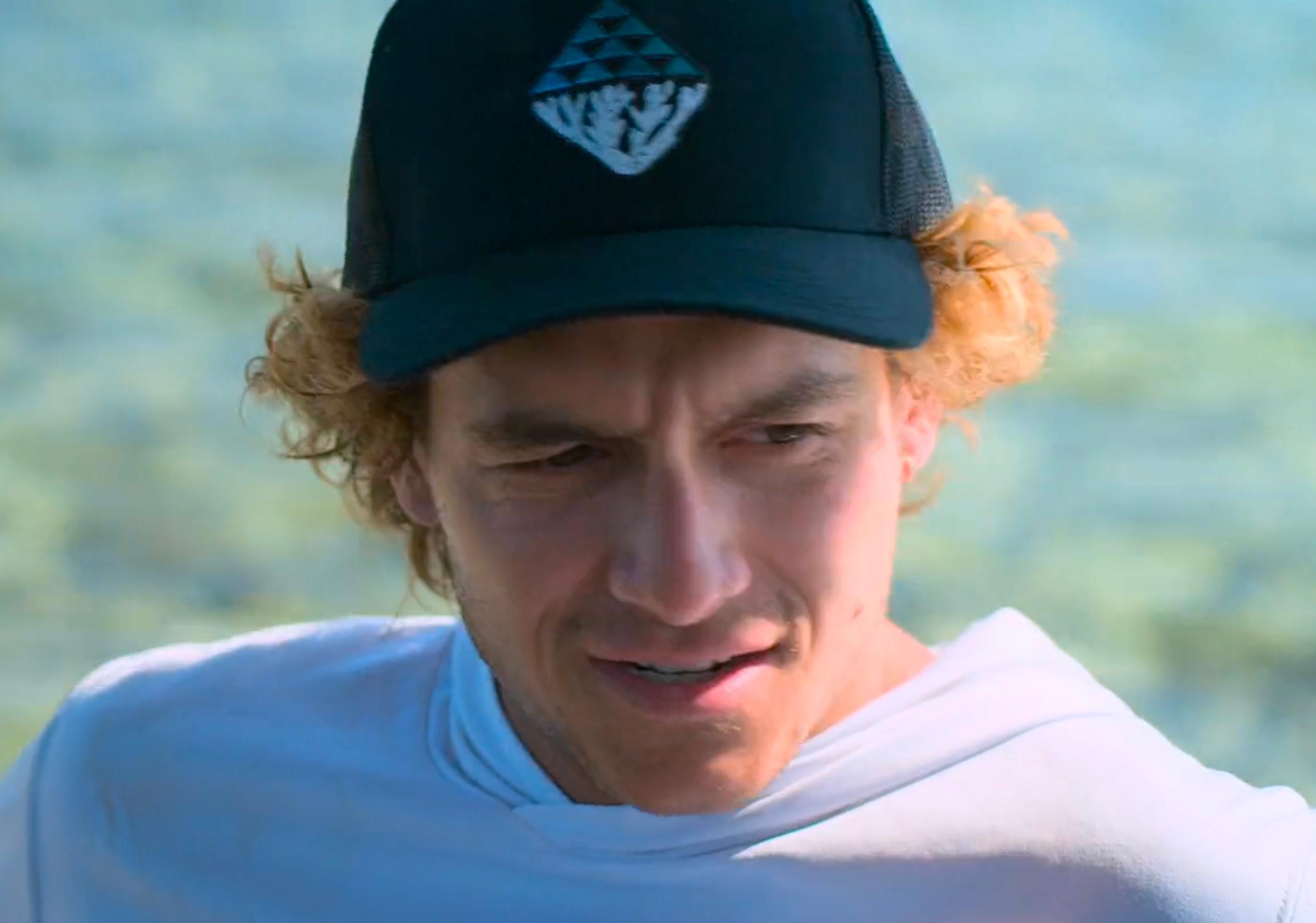 actor Mario Kaluhiokalani large photo