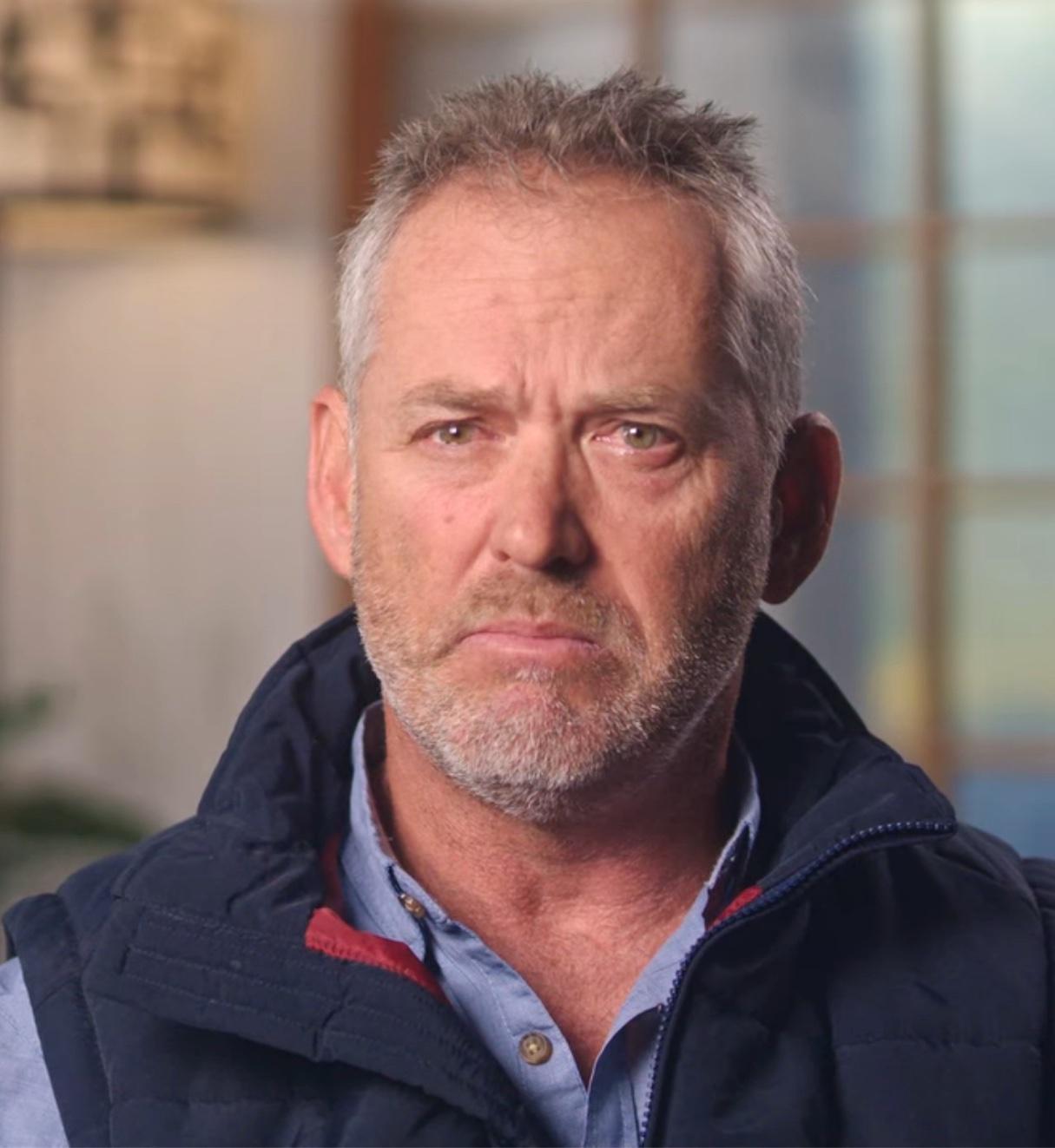 actor Tim Barrow large photo