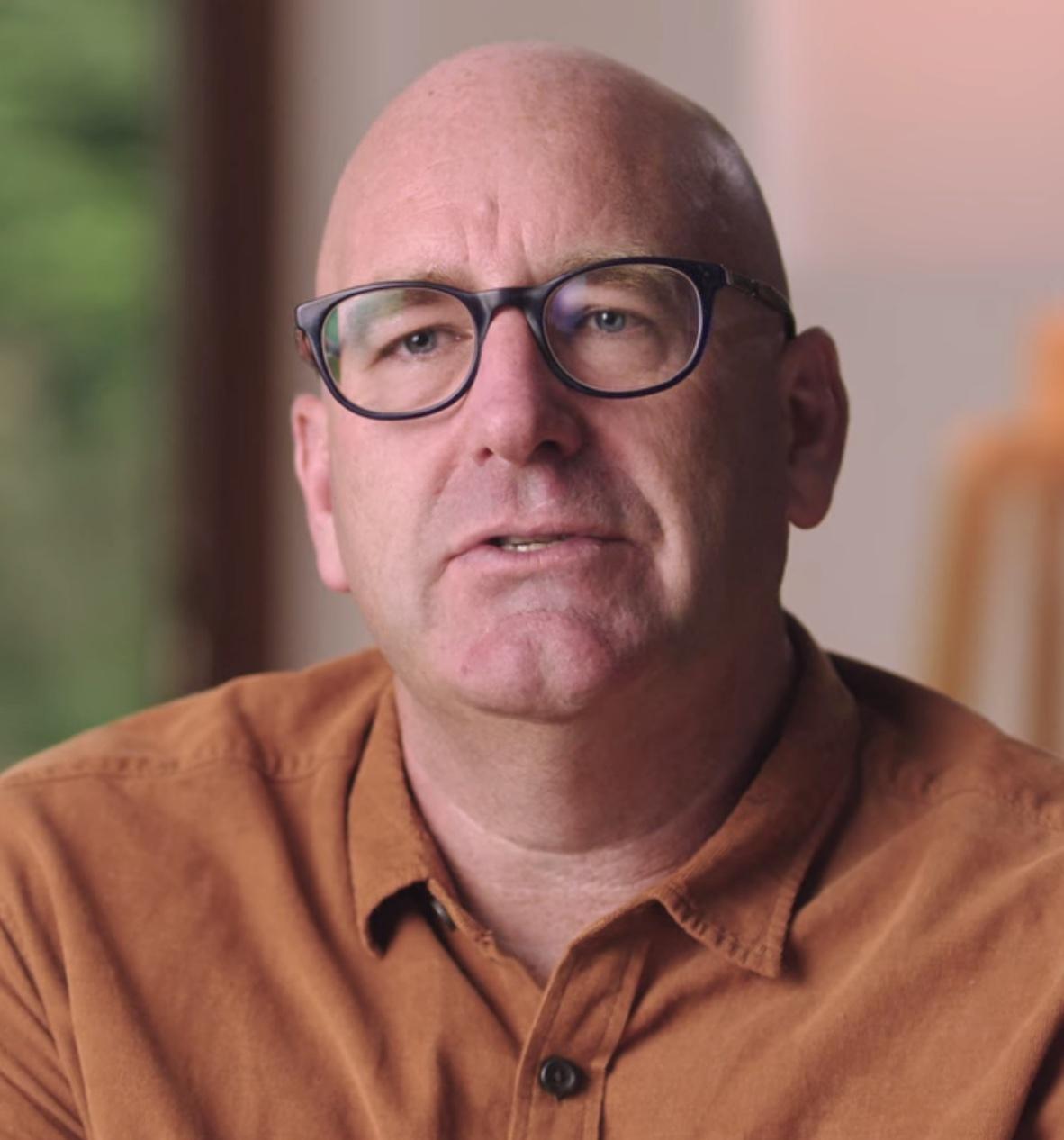 actor Geoff Hopkins large photo