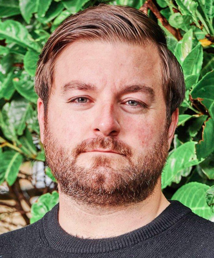 actor Alex Brooker large photo