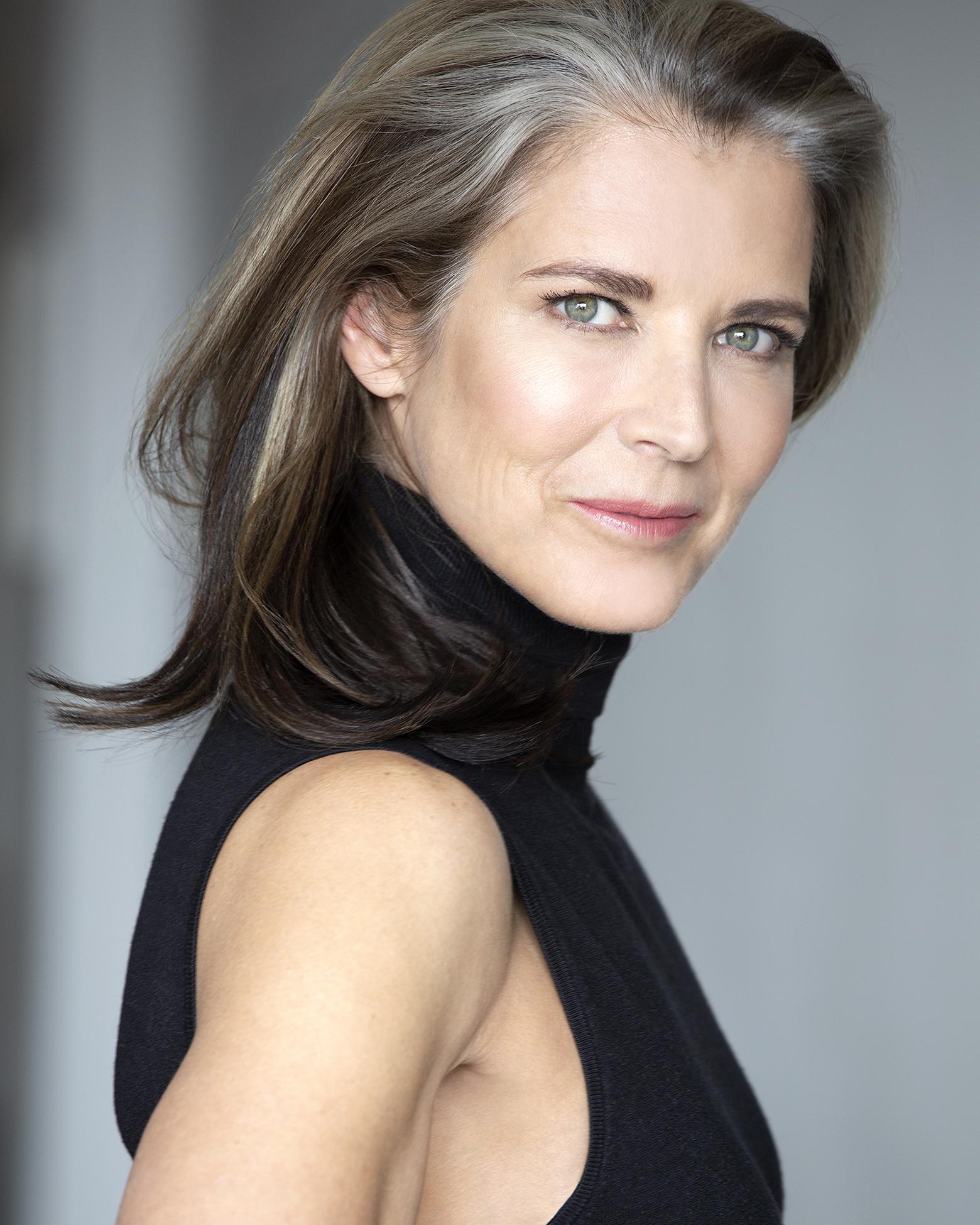 actor Liise Keeling large photo