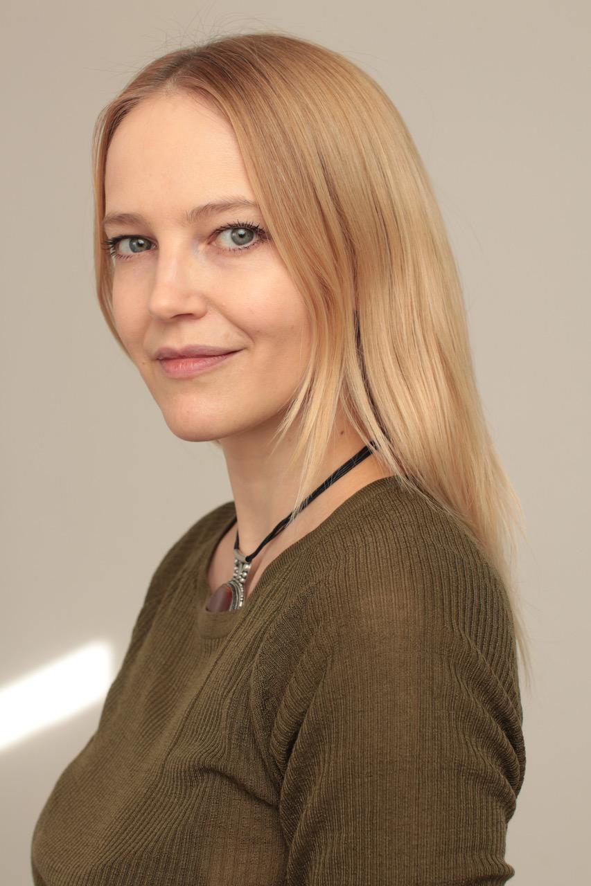 actor Janicke Askevold large photo