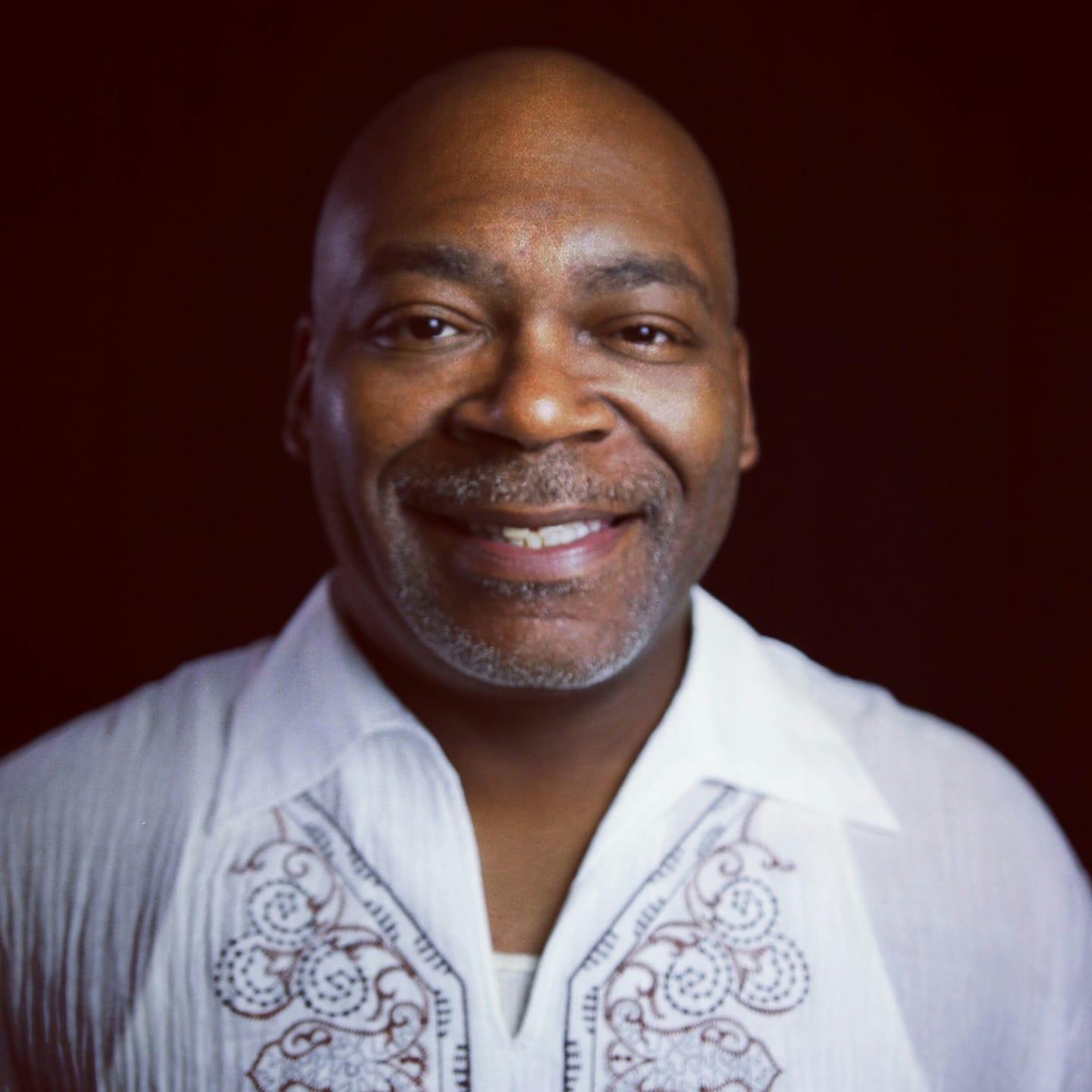 actor Jon Cesar large photo