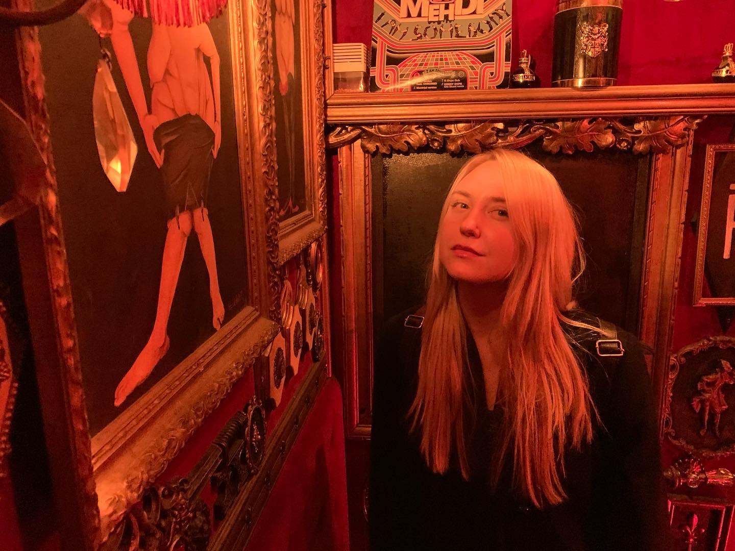 actor Stephanie Paris large photo