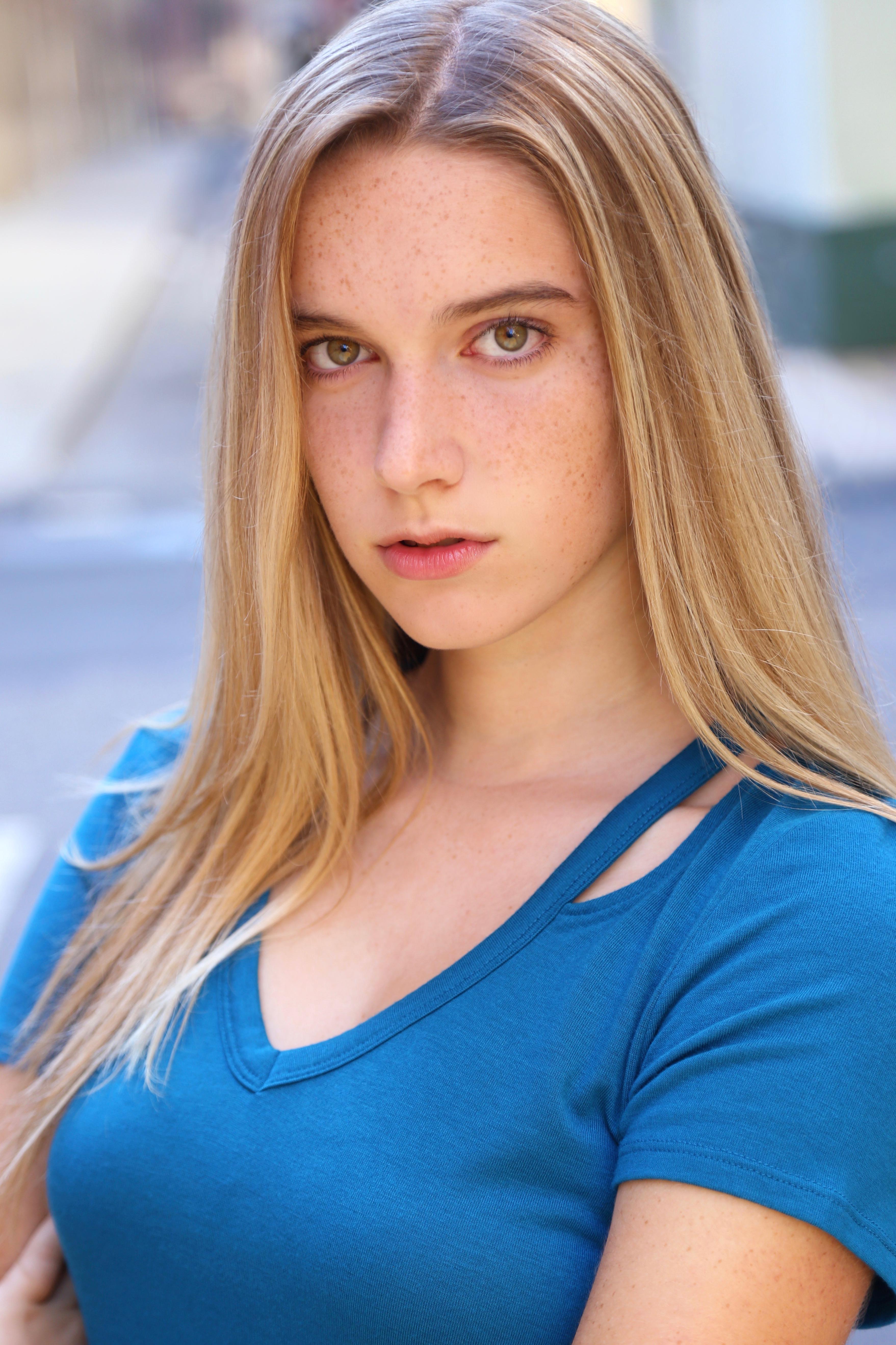 actor Gianna Gagliardi large photo