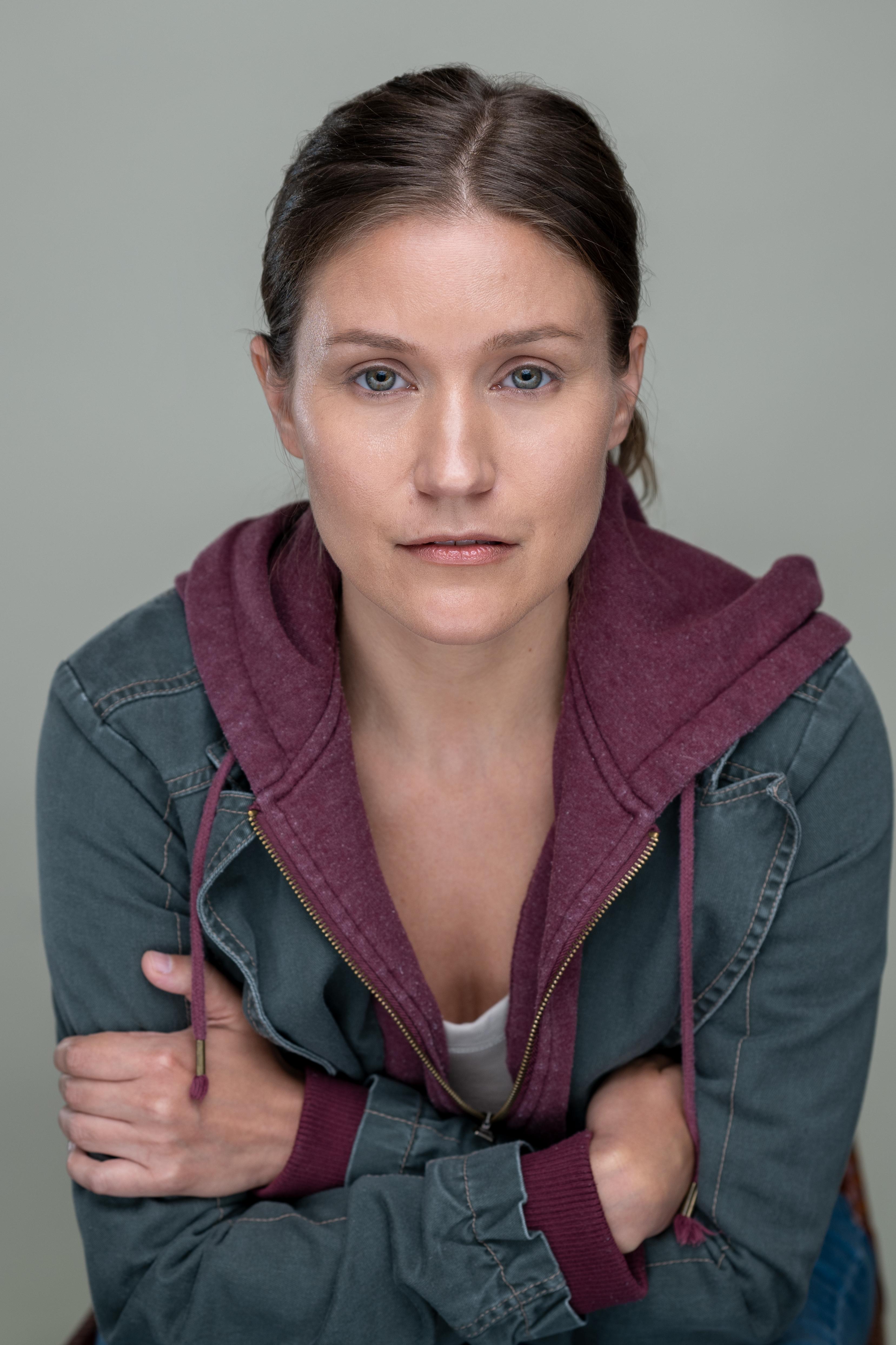 actor Tanya Kelley large photo