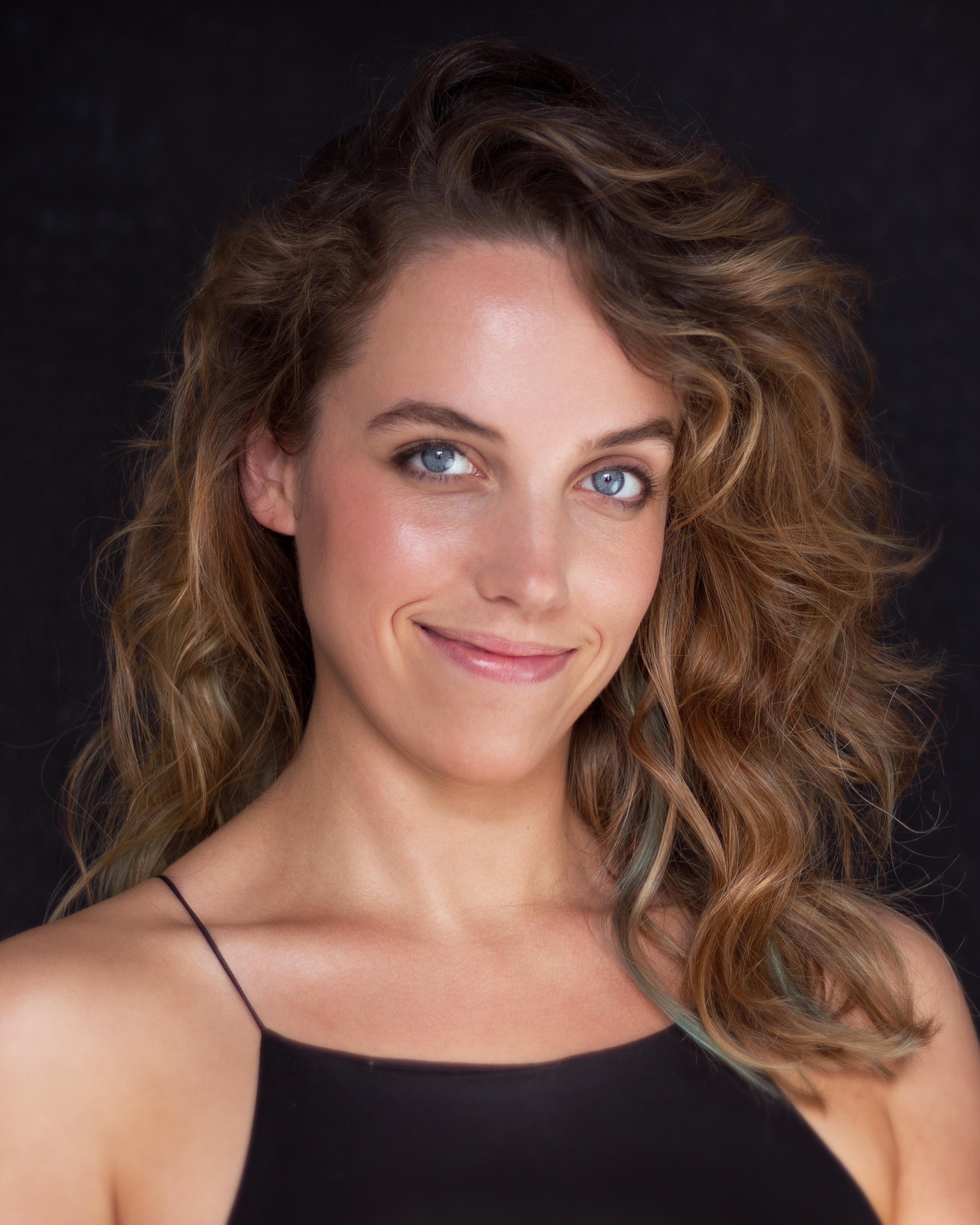 actor Lindsay Corriveau large photo