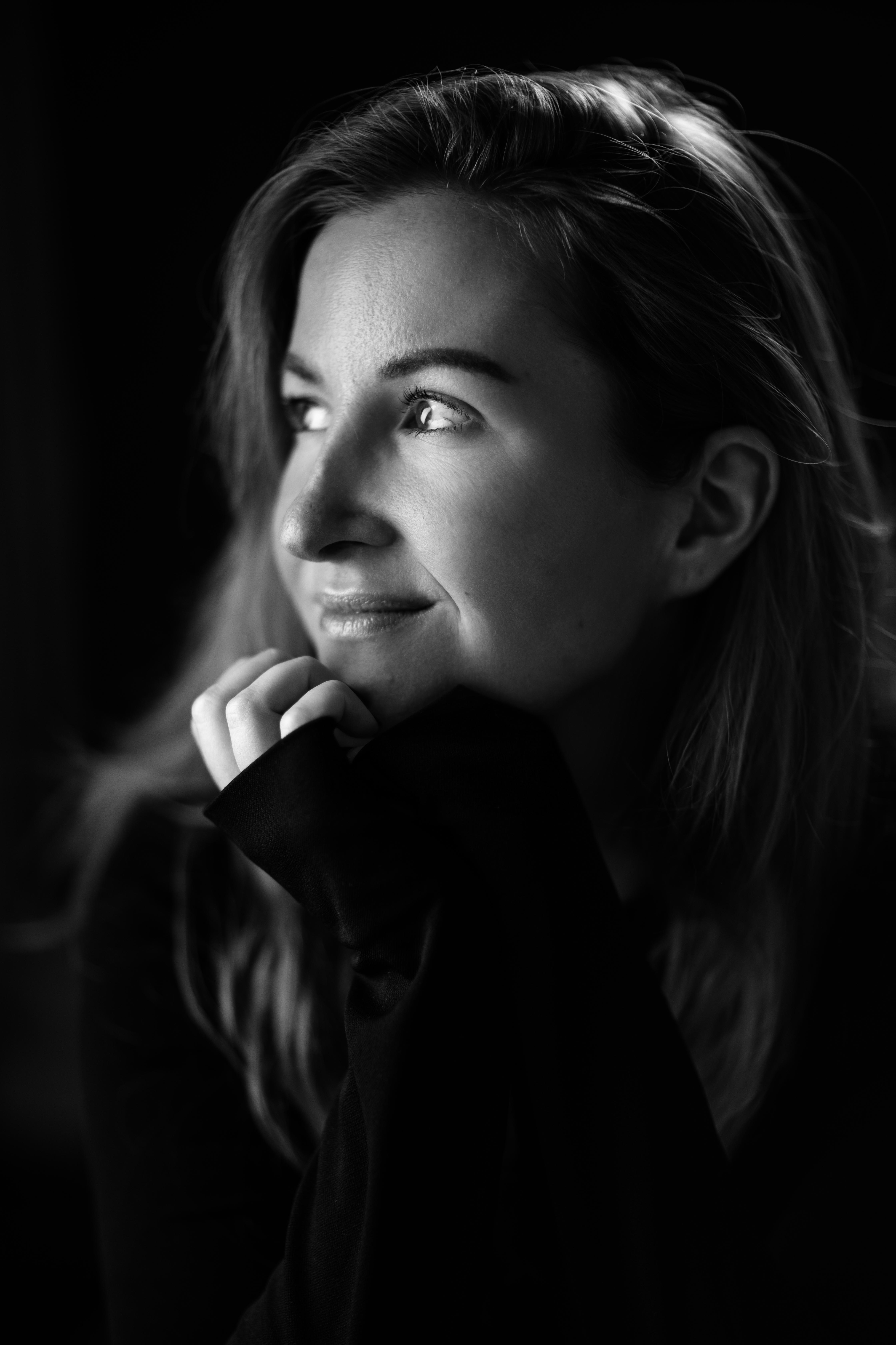 actor Aisling Goodwin large photo