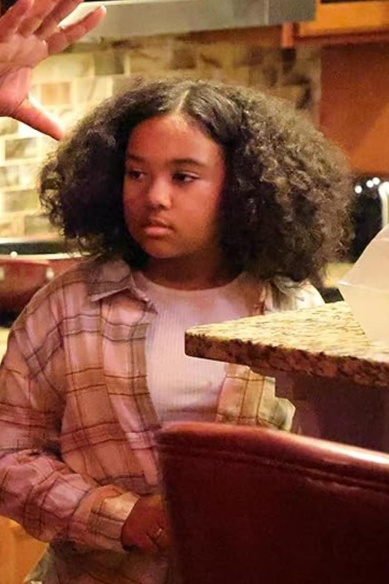 actor Chloe Howard large photo