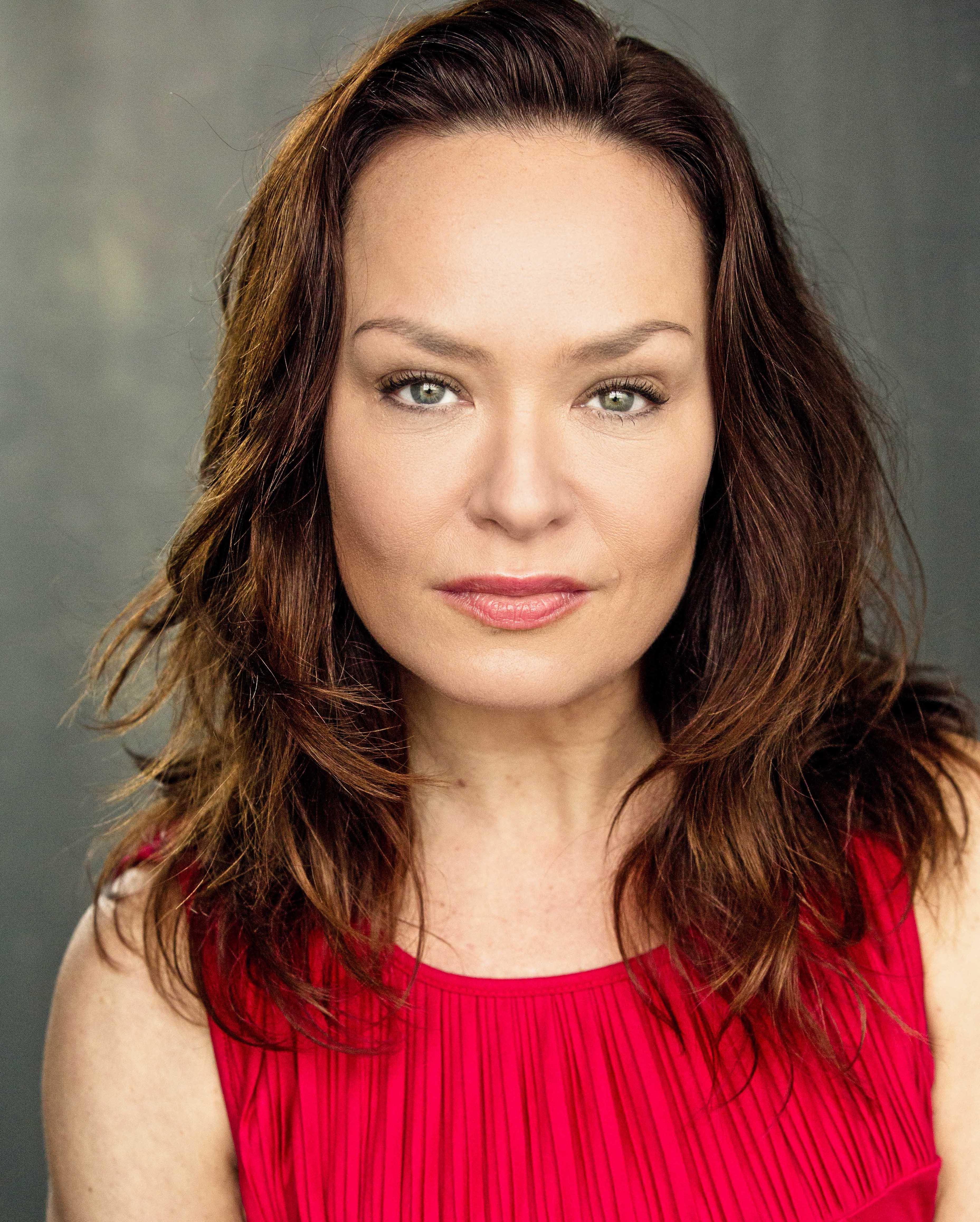 actor Sandra Darnell large photo