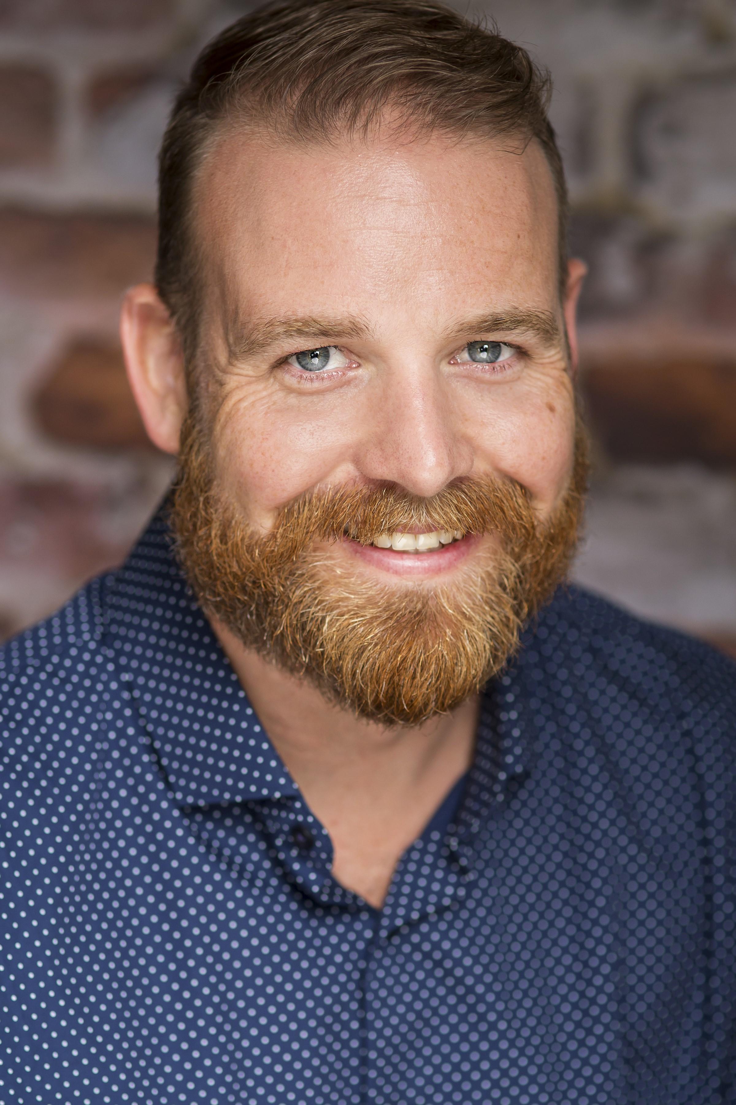 actor Steven Lyons large photo