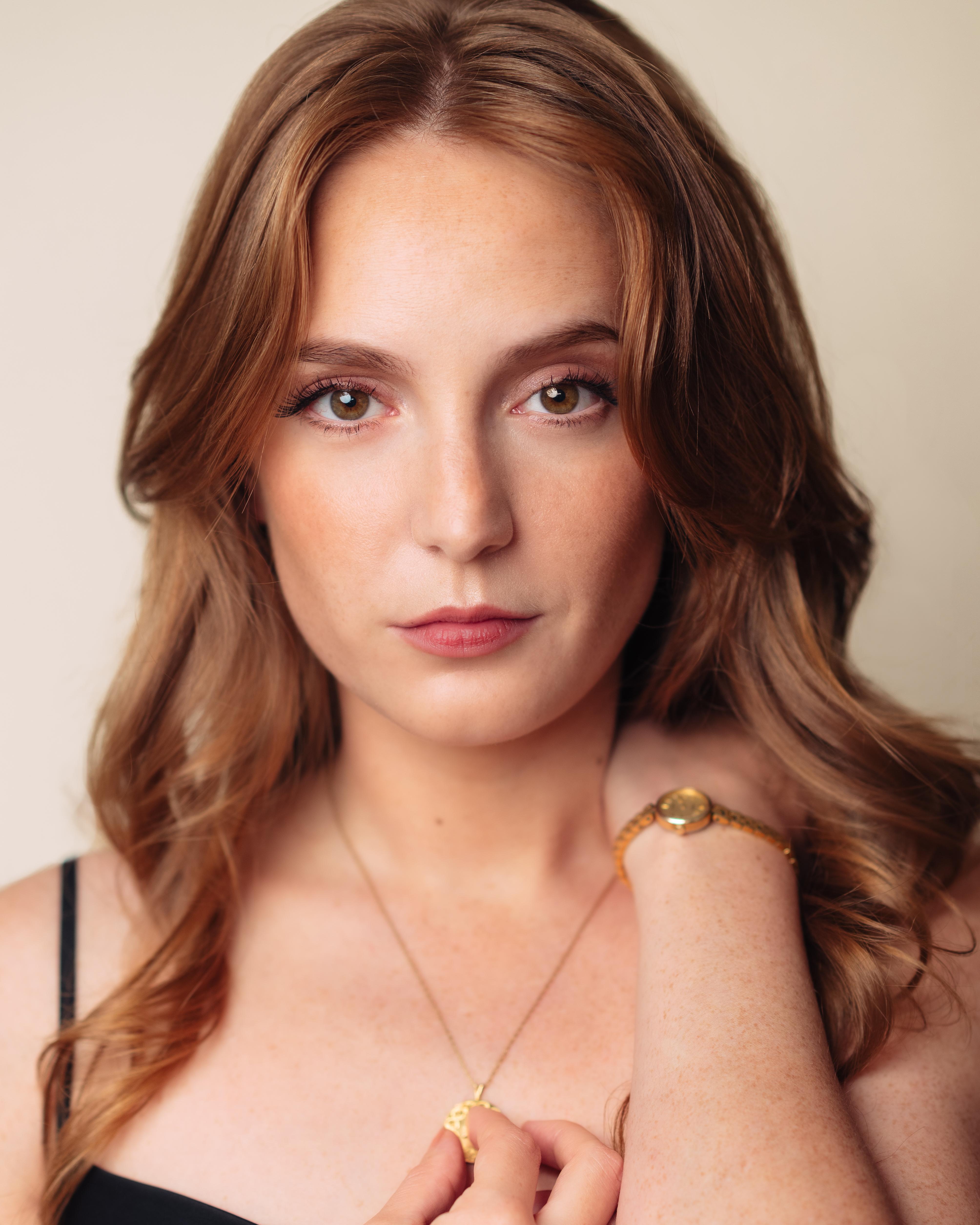 actor Ruby Wolf large photo