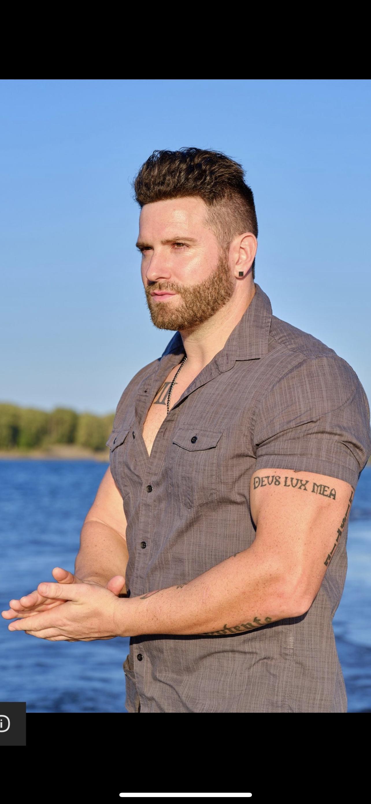 actor Kyle English large photo