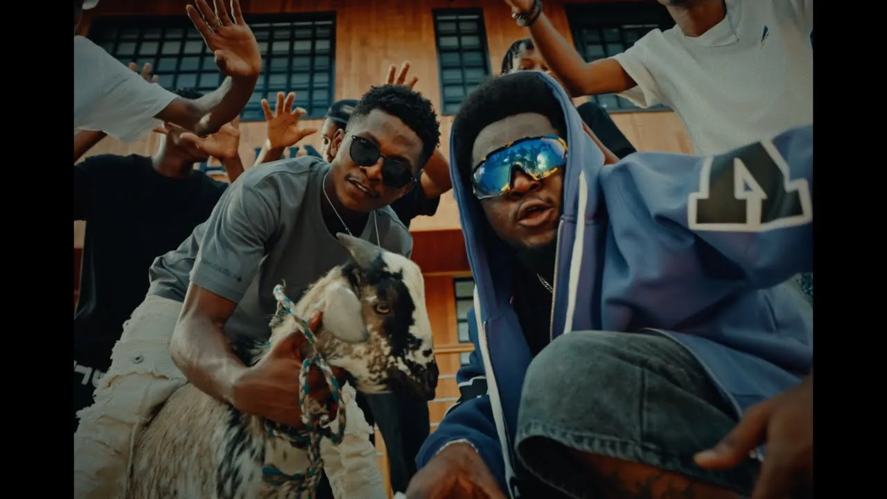 Lesky x Fior 2 Bior - TCHEKOUMOULÉ (Clip Officiel) background