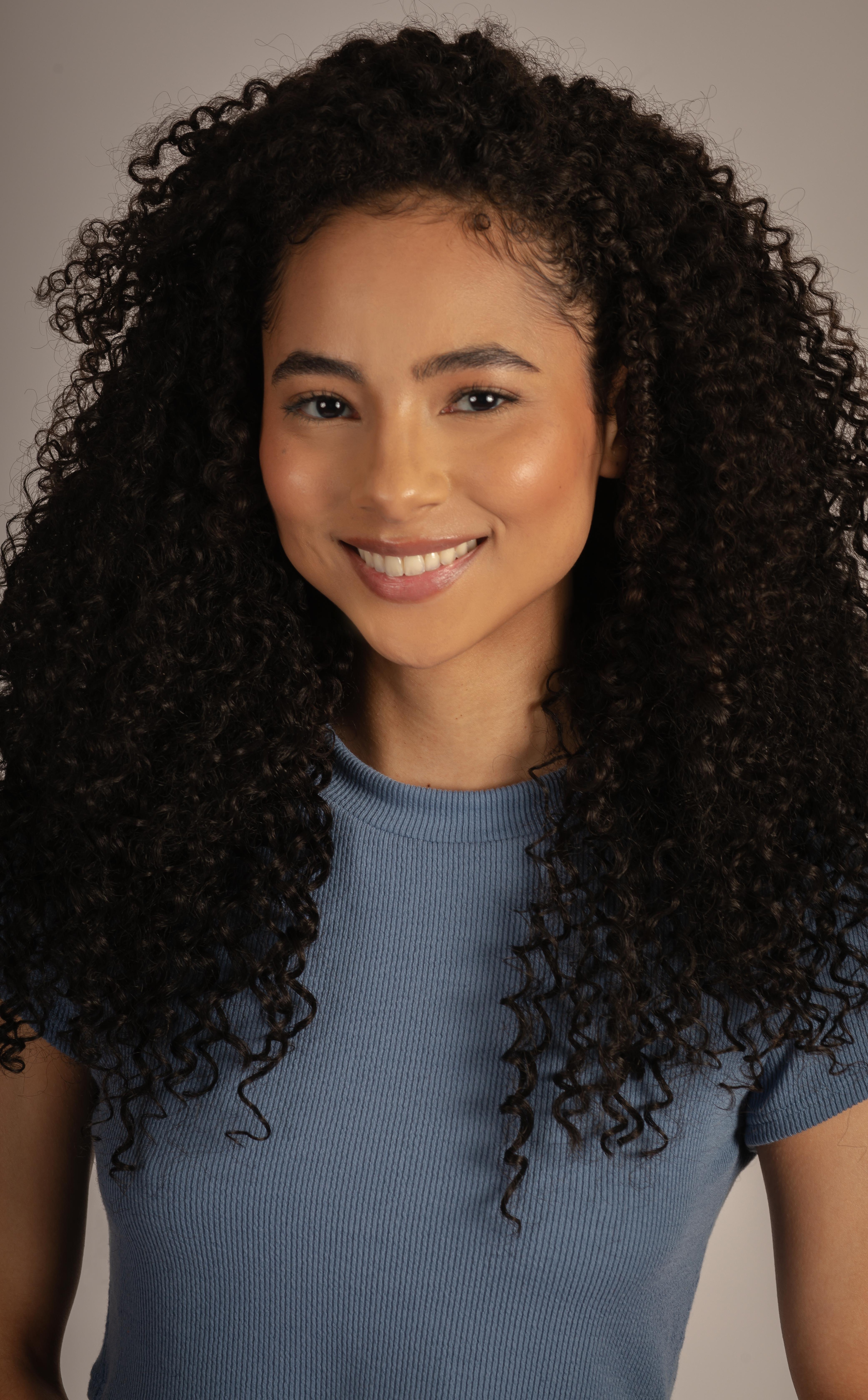 actor Aiyana Sakari large photo