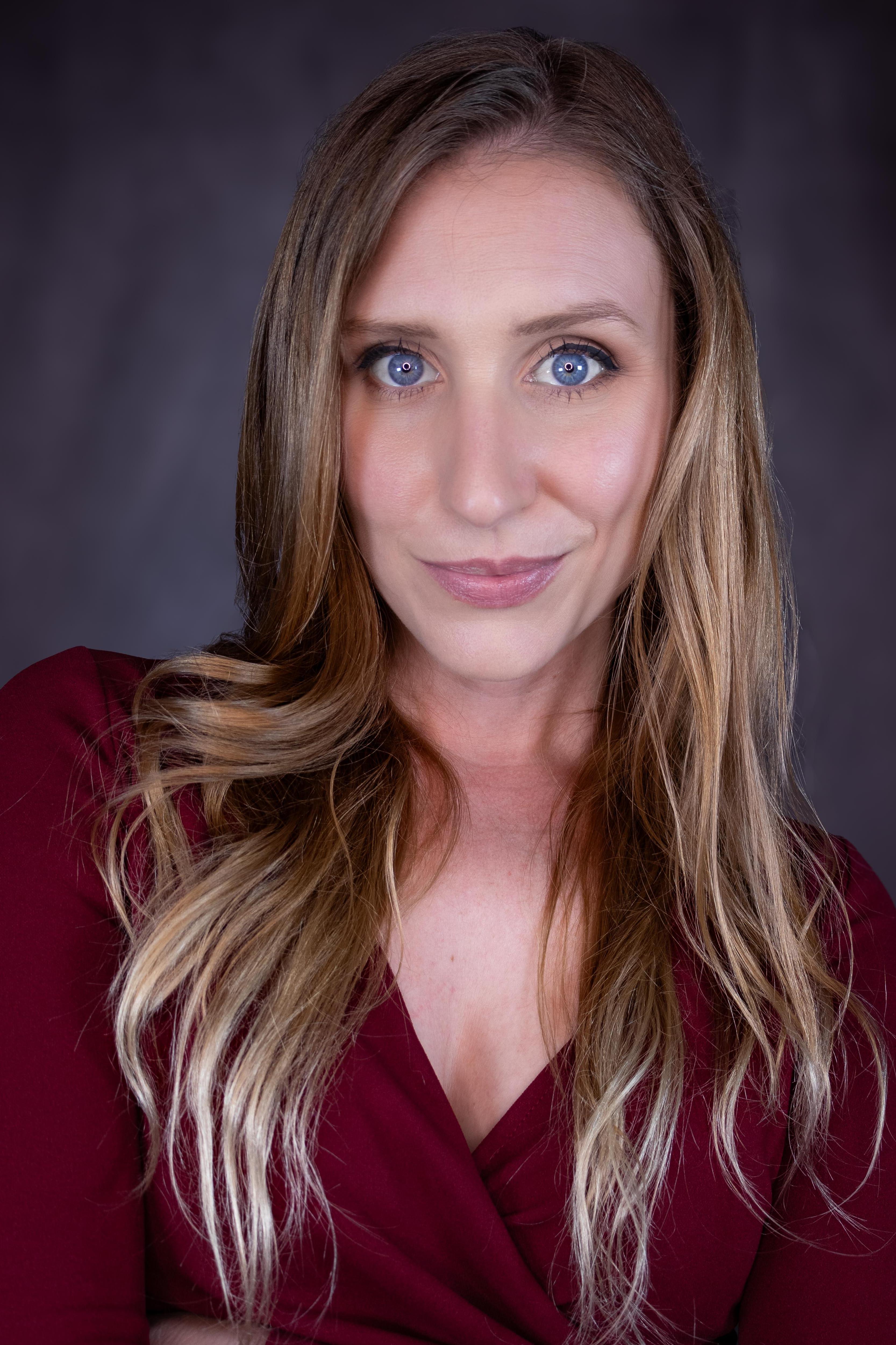 actor Ali Chappell large photo