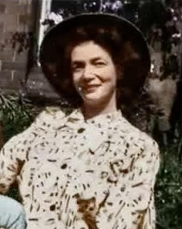 actor Julia Lennon large photo